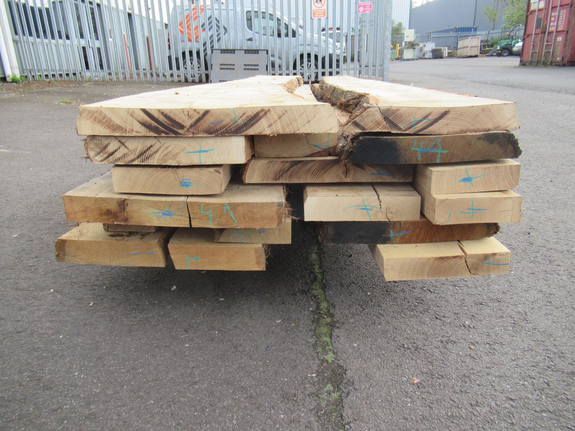 Bundle of air dried Oak planks - Image 3 of 3