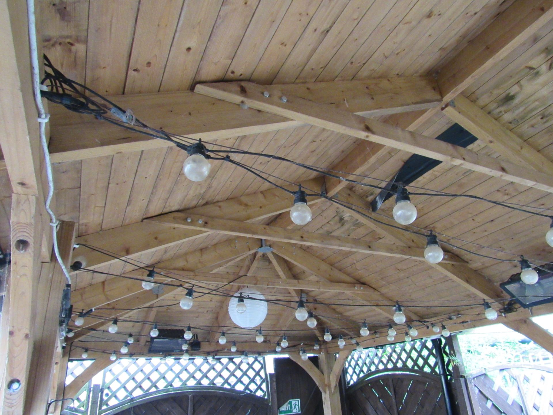 Dunster House timber outdoor shelter approx. 6m x 3m including electric heaters / lighting, consumer - Image 6 of 8