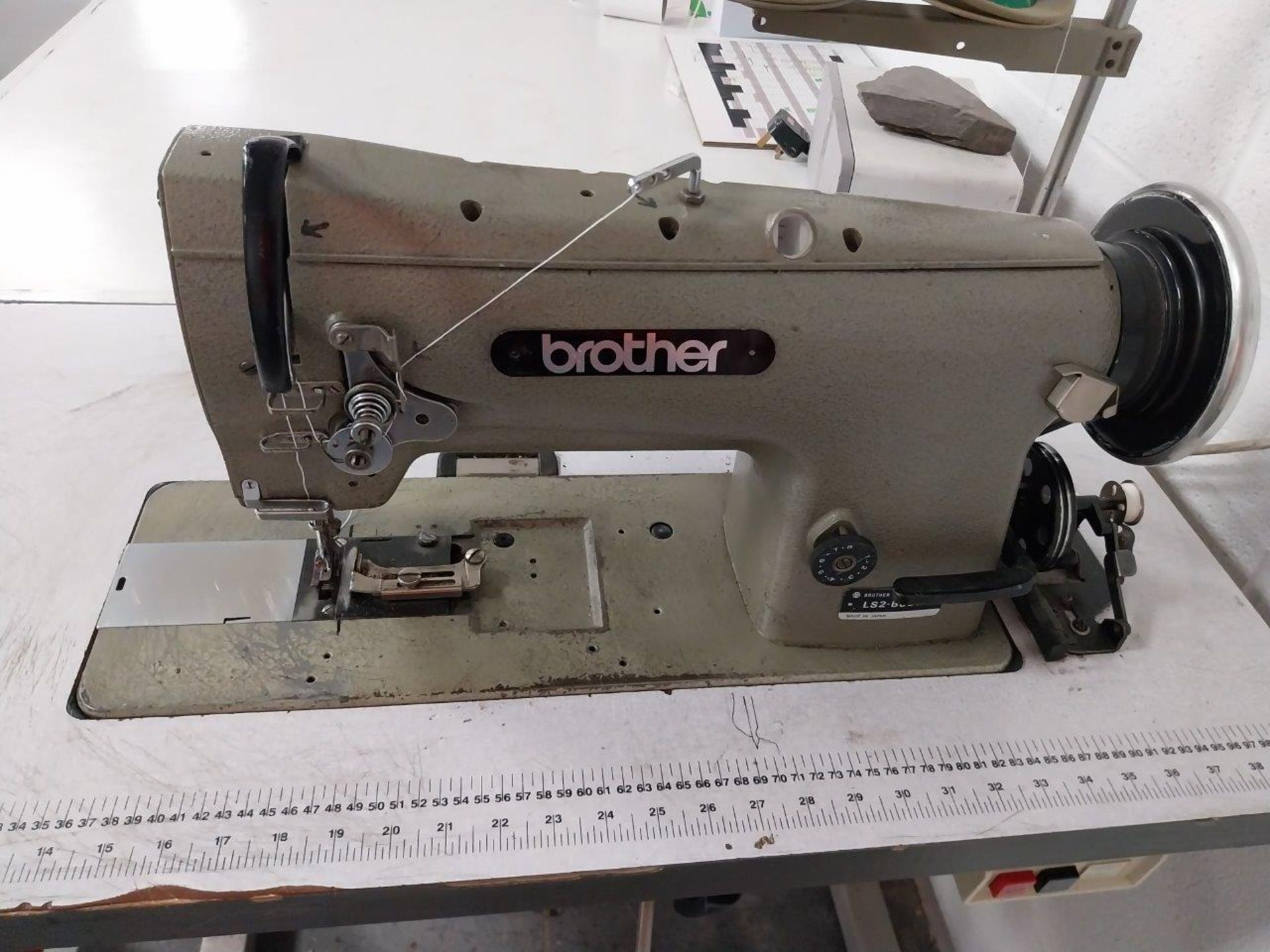 Brother LS2-B837 industrial sewing machine - Image 3 of 3