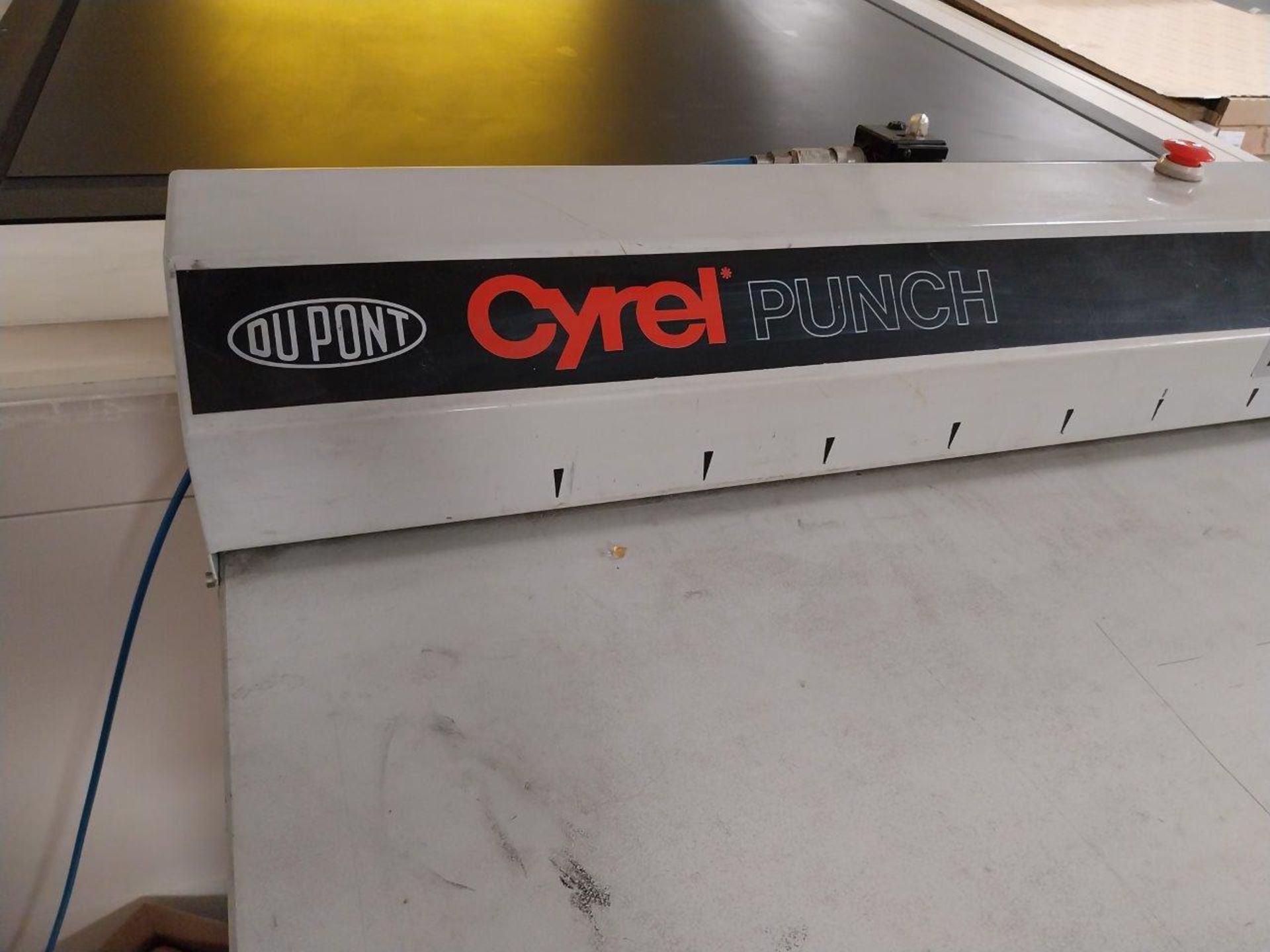 Dupont Cyrel punch Serial number 896, Year 12/99, 6 bar, 55” capacity on wooden bench - Image 3 of 4