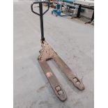 Crown 2000kg pallet truck