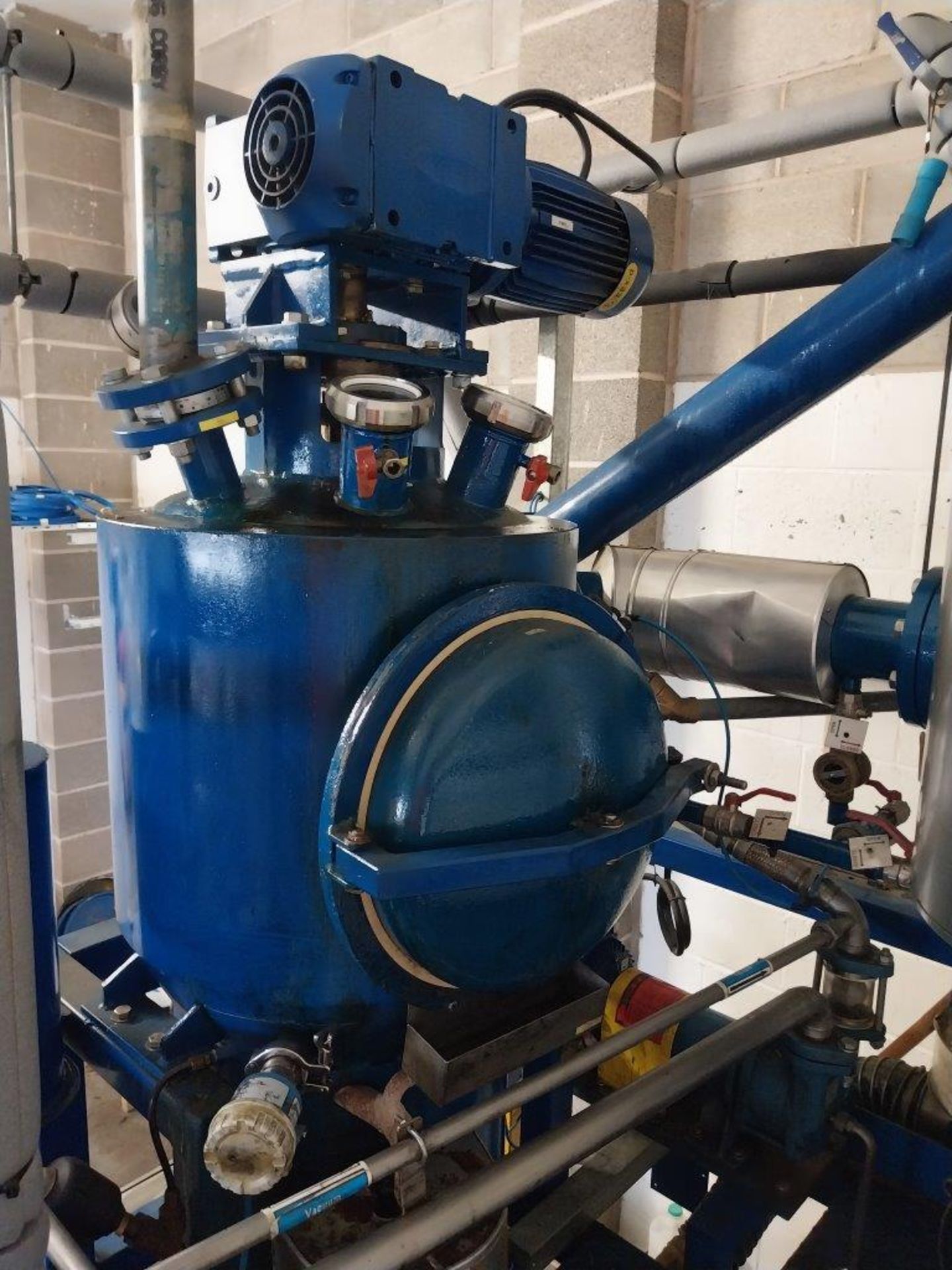 Clean Industries solvent treatment plant to consist of twin clean/dirty tank 2 x 1300L, 2 x - Image 7 of 23