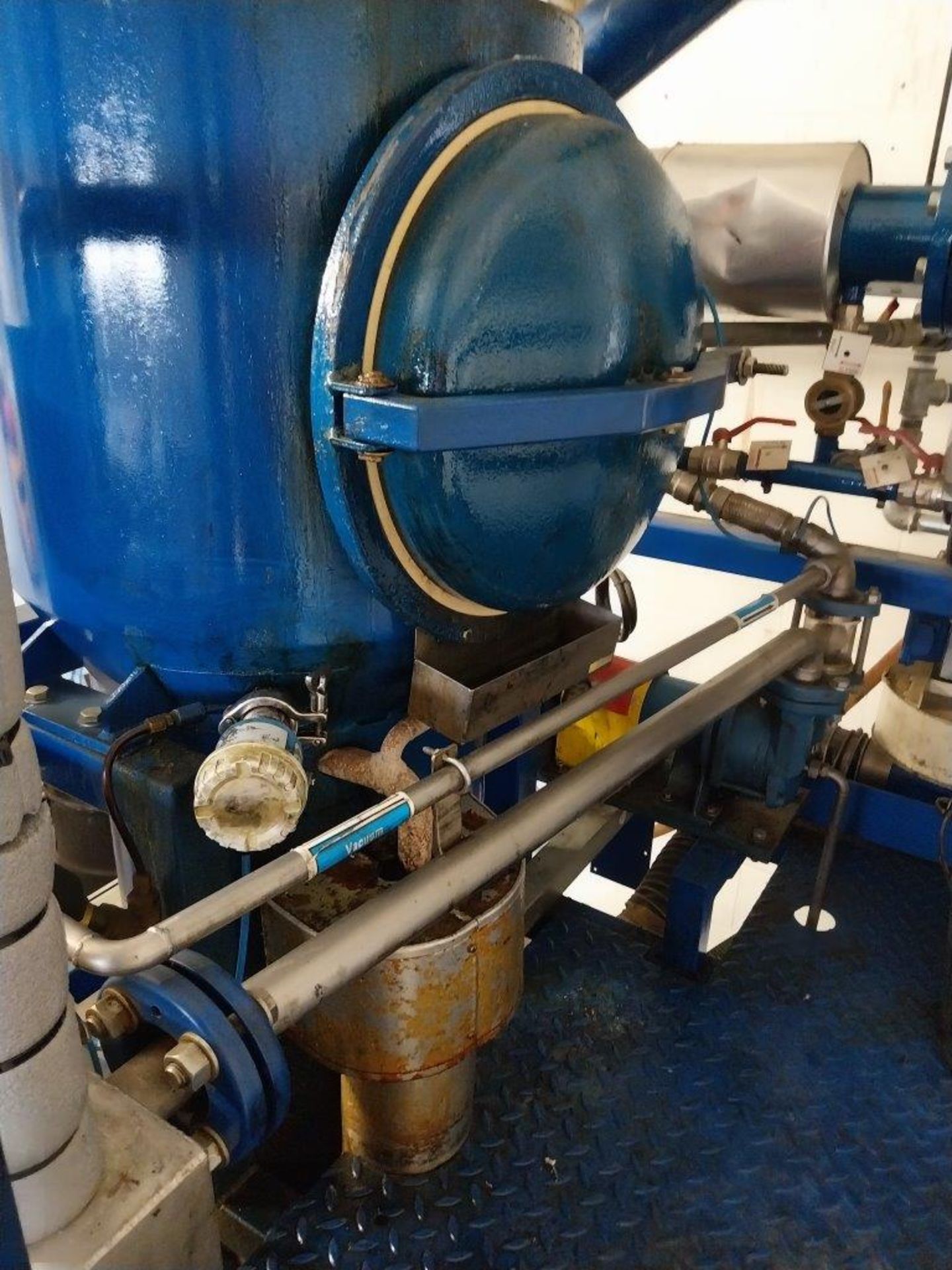 Clean Industries solvent treatment plant to consist of twin clean/dirty tank 2 x 1300L, 2 x - Image 9 of 23