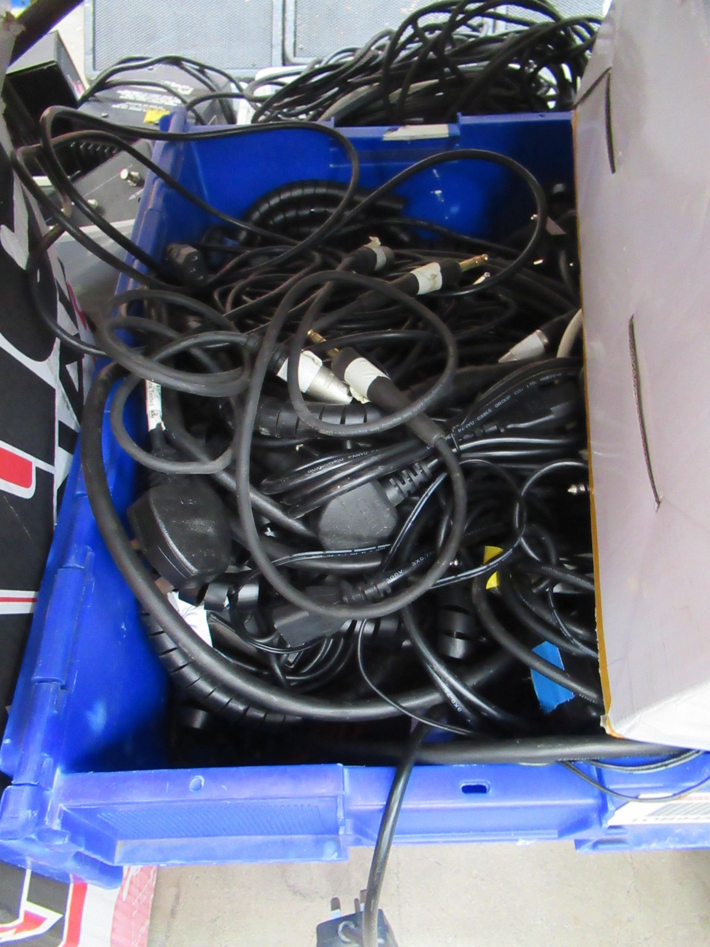 Large qty of electric cables - Image 3 of 10