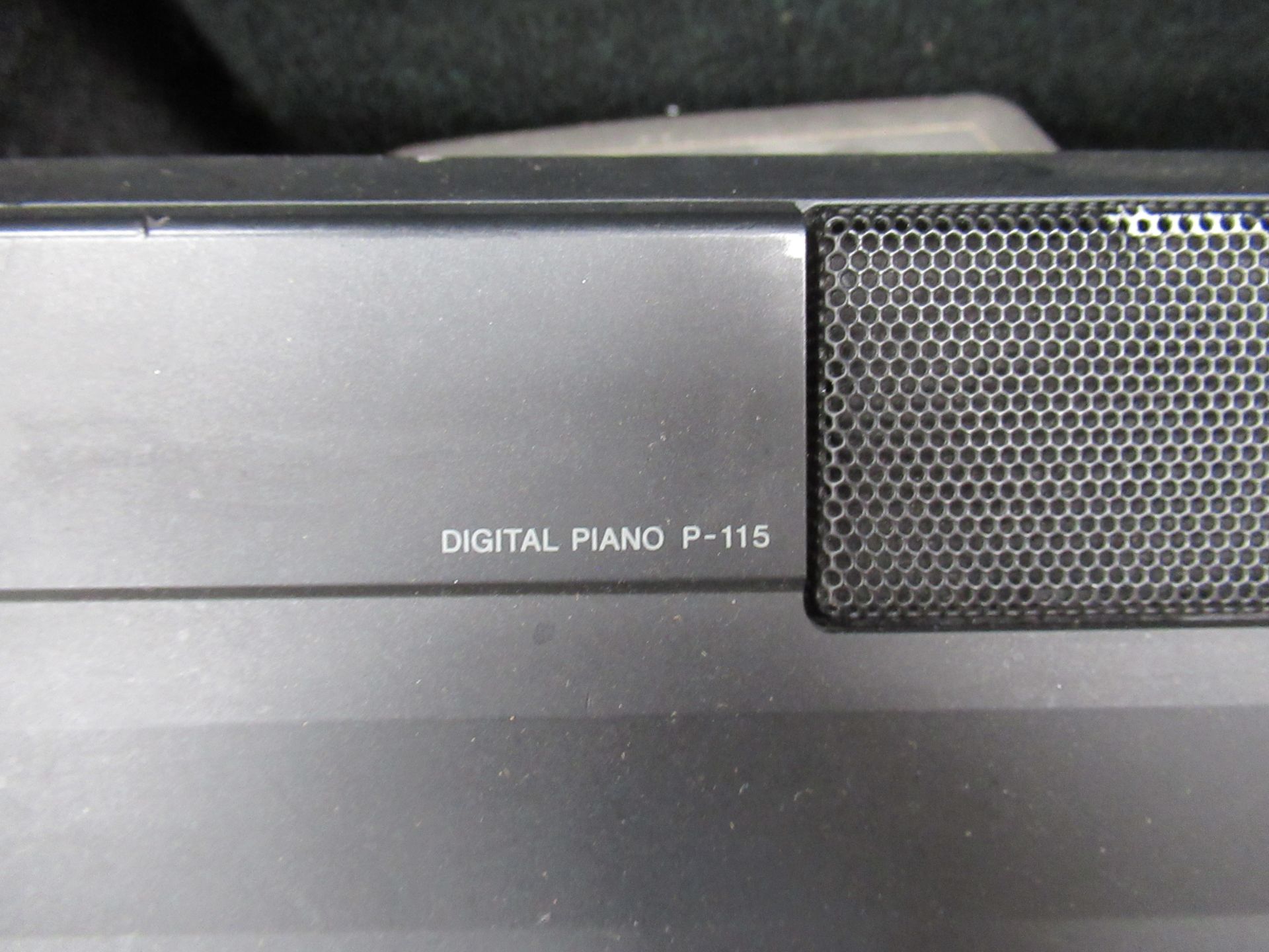 Yamaha 'Digital Piano' model P-115 - Image 5 of 5