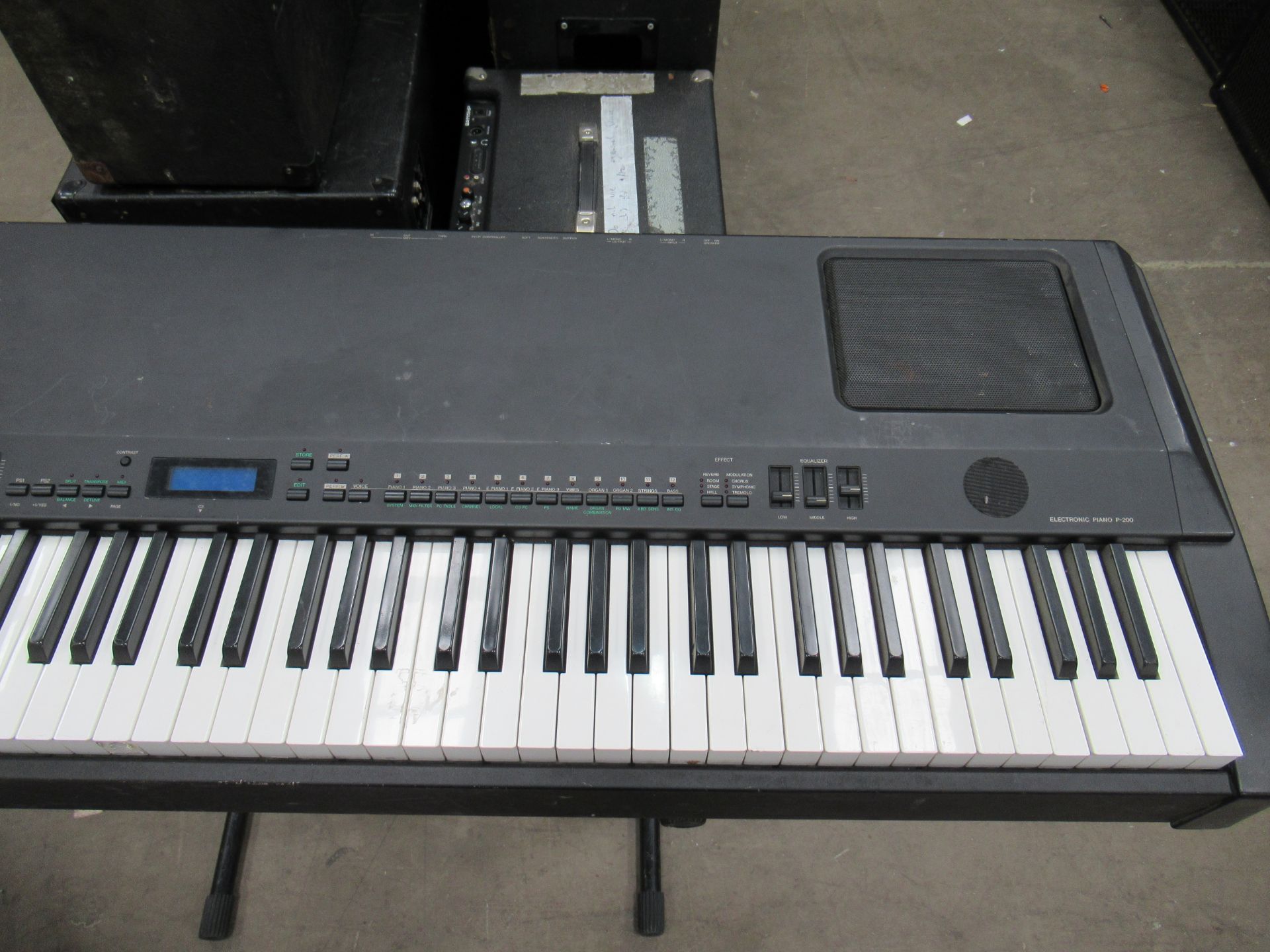 Yamaha 'Electric Piano' Model P-200 on stand - Image 4 of 4