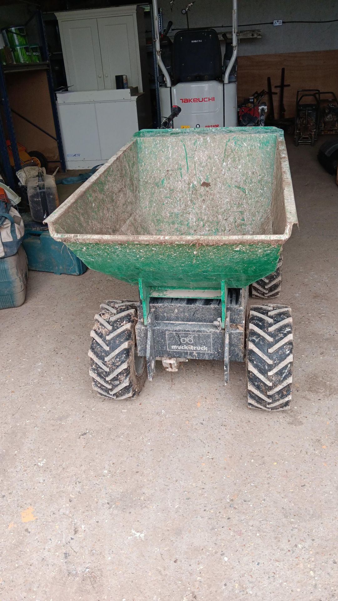 Muck Truck Power Barrow 4WD, serial number 10047E (2021) with 2 x Alpha House 12v batteries - Image 2 of 10