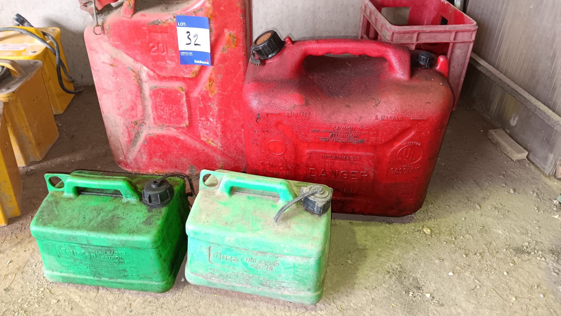 4 assorted fuel cans