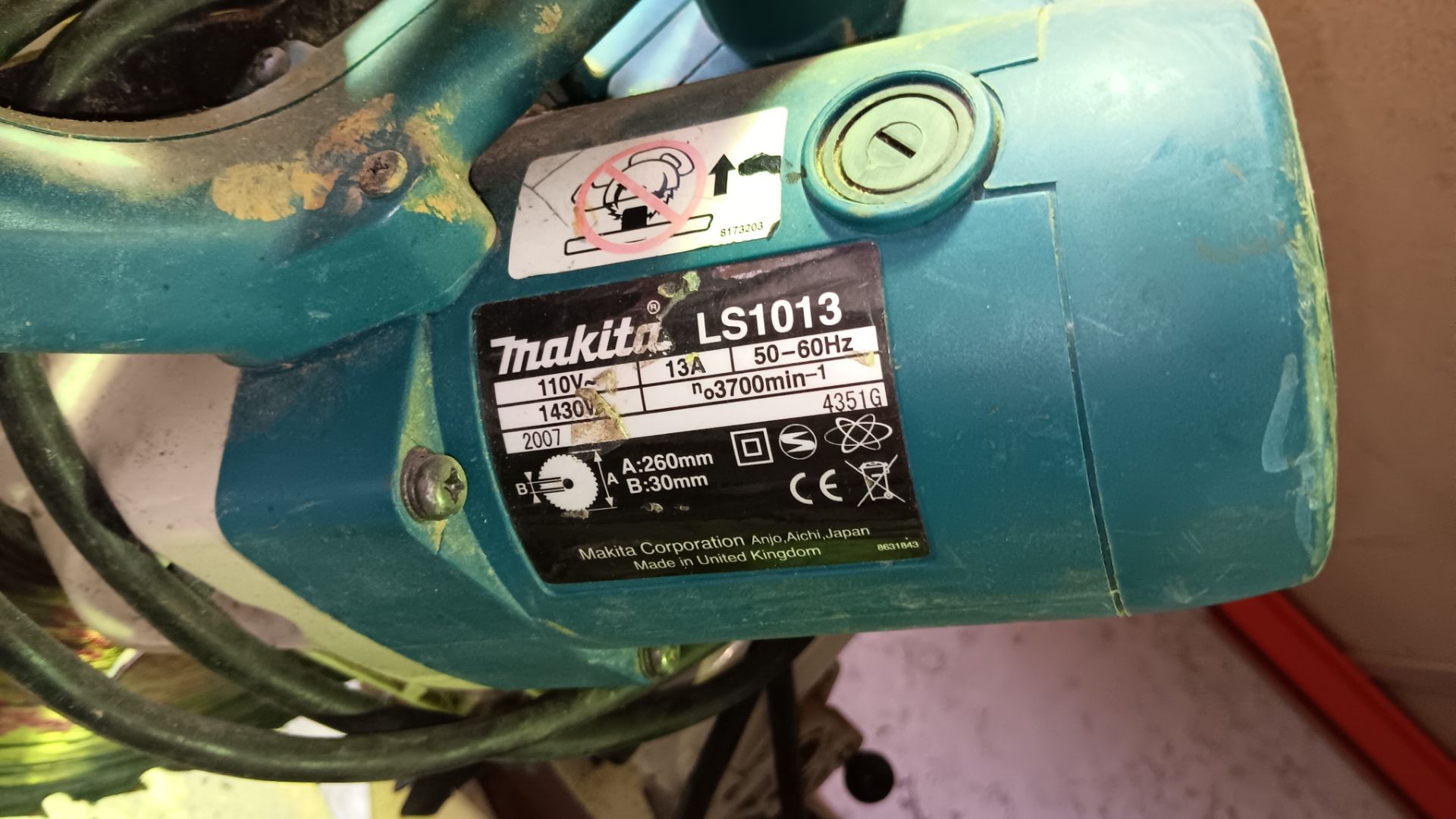 Makita LS1013 , compound mitre saw, 110v, serial number 4351G (2007) - Image 3 of 3