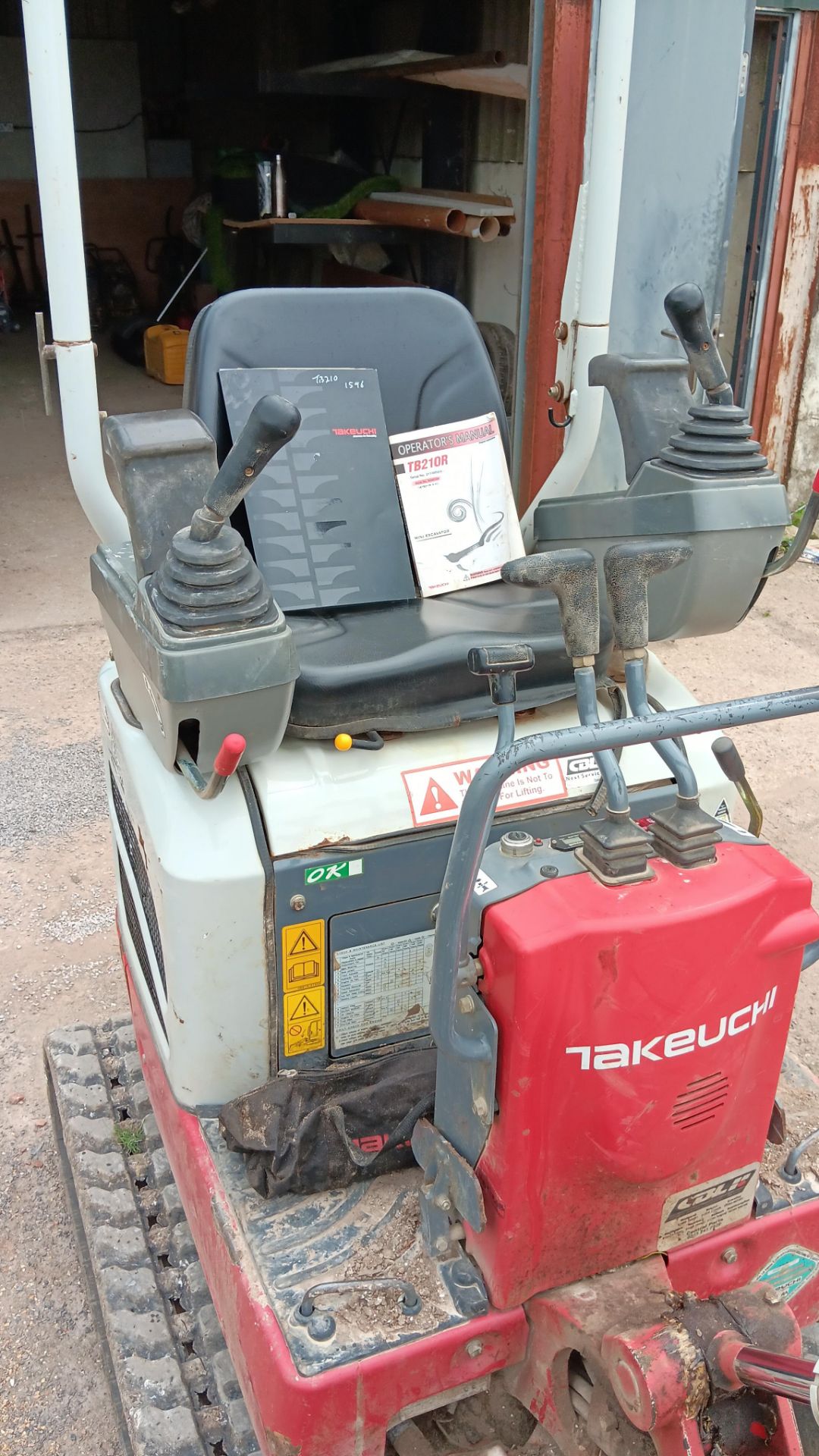 Takeuchi TB210R compact hydraulic excavator, rubber tracks, appprx 400 hours, serial number - Image 10 of 26