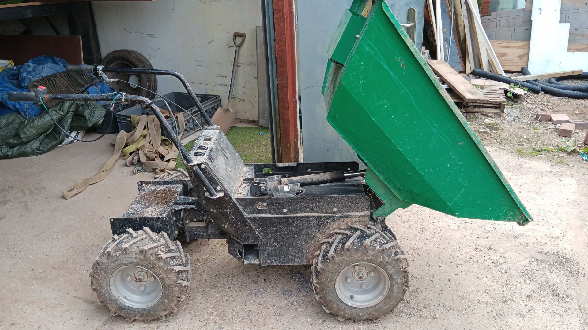 Muck Truck Power Barrow 4WD, serial number 10047E (2021) with 2 x Alpha House 12v batteries - Image 5 of 10