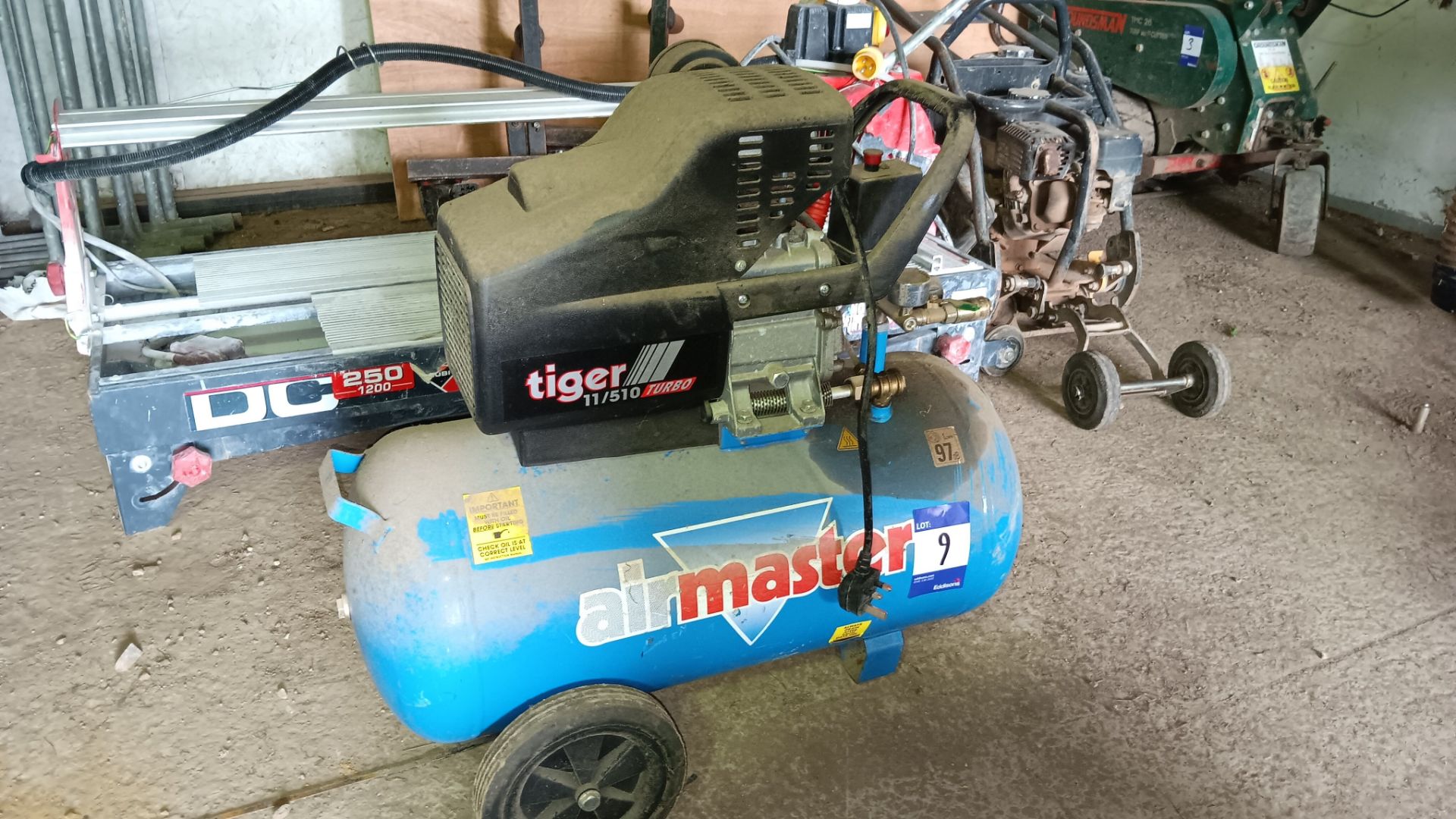 Airmaster Tiger 11/510 2.5hp 8 bar 50 litre air compressor, 240v