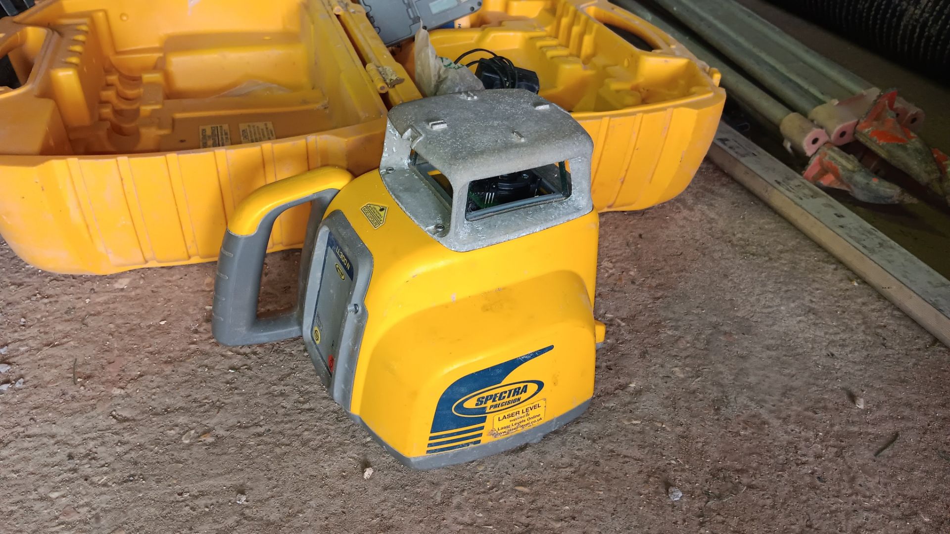 Spectra Precision LL300N rotary laser level, serial number 14237619 (June 2014) with tripod and - Image 3 of 5