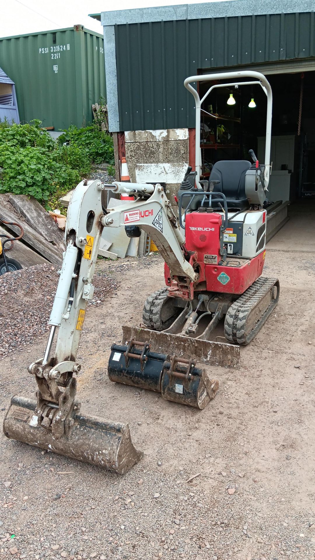 Takeuchi TB210R compact hydraulic excavator, rubber tracks, appprx 400 hours, serial number - Image 4 of 26