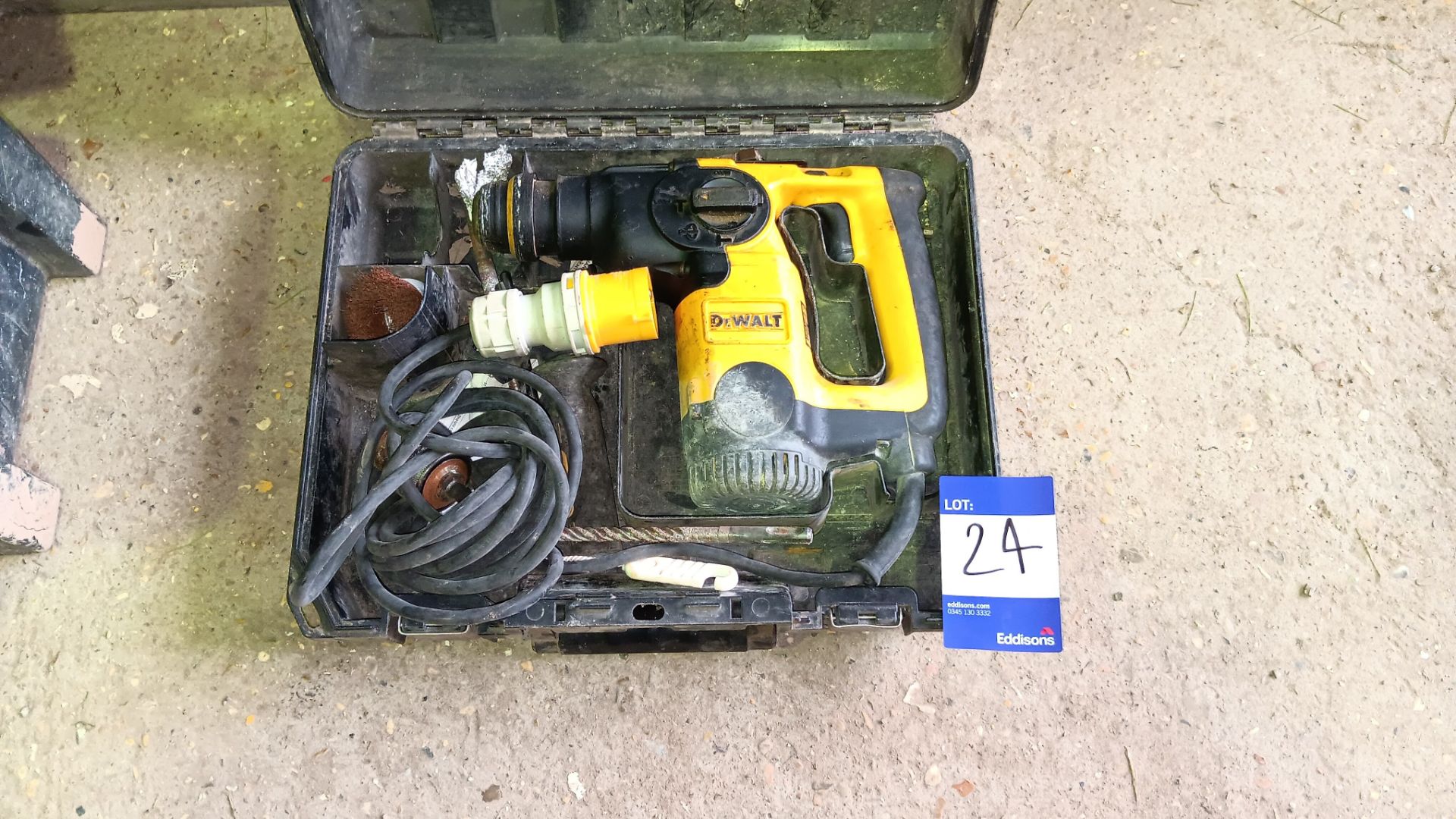 Dewalt D25313-LX rotary hammer drill with case, 110v, serial number 49516102