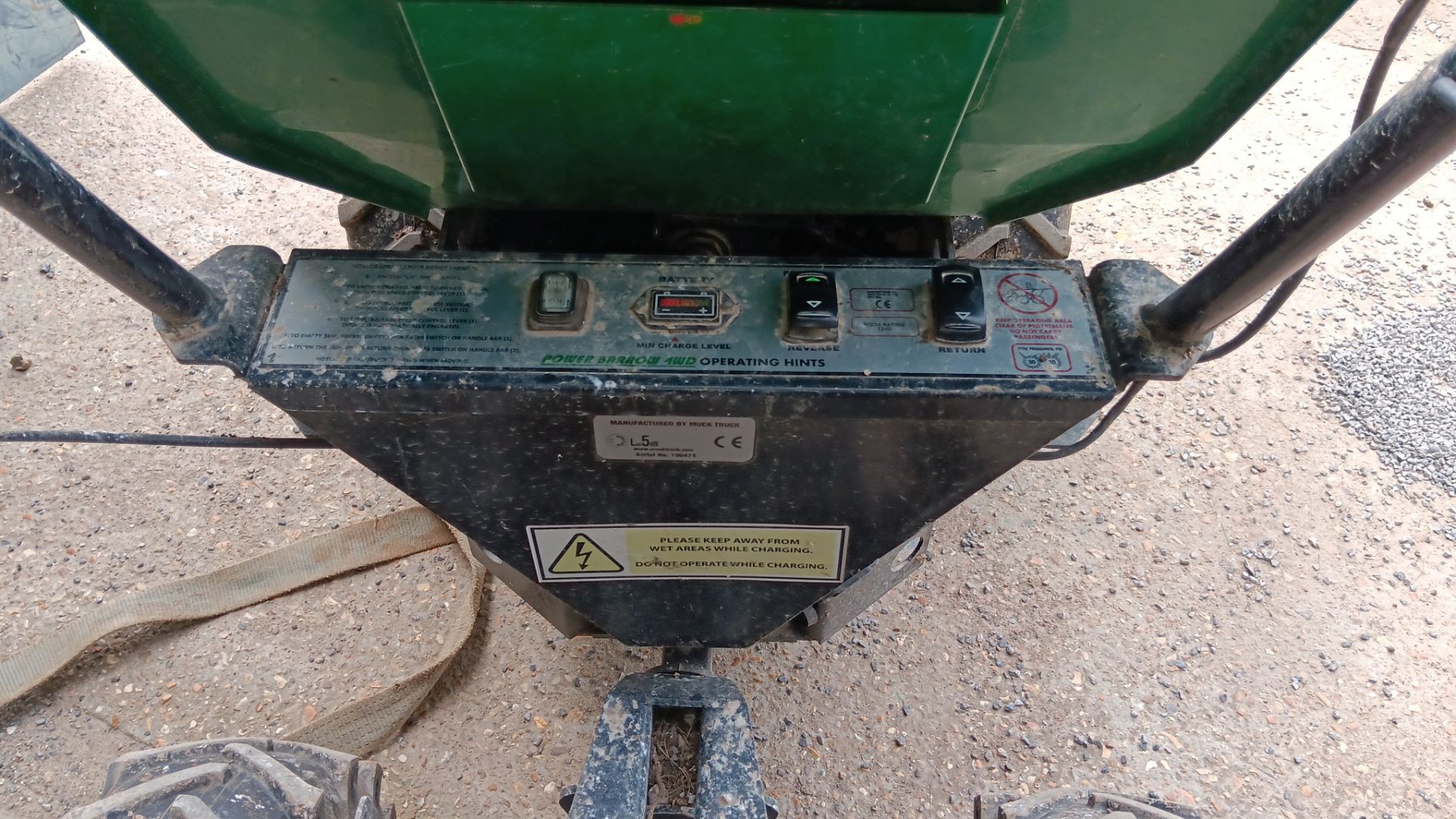 Muck Truck Power Barrow 4WD, serial number 10047E (2021) with 2 x Alpha House 12v batteries - Image 7 of 10