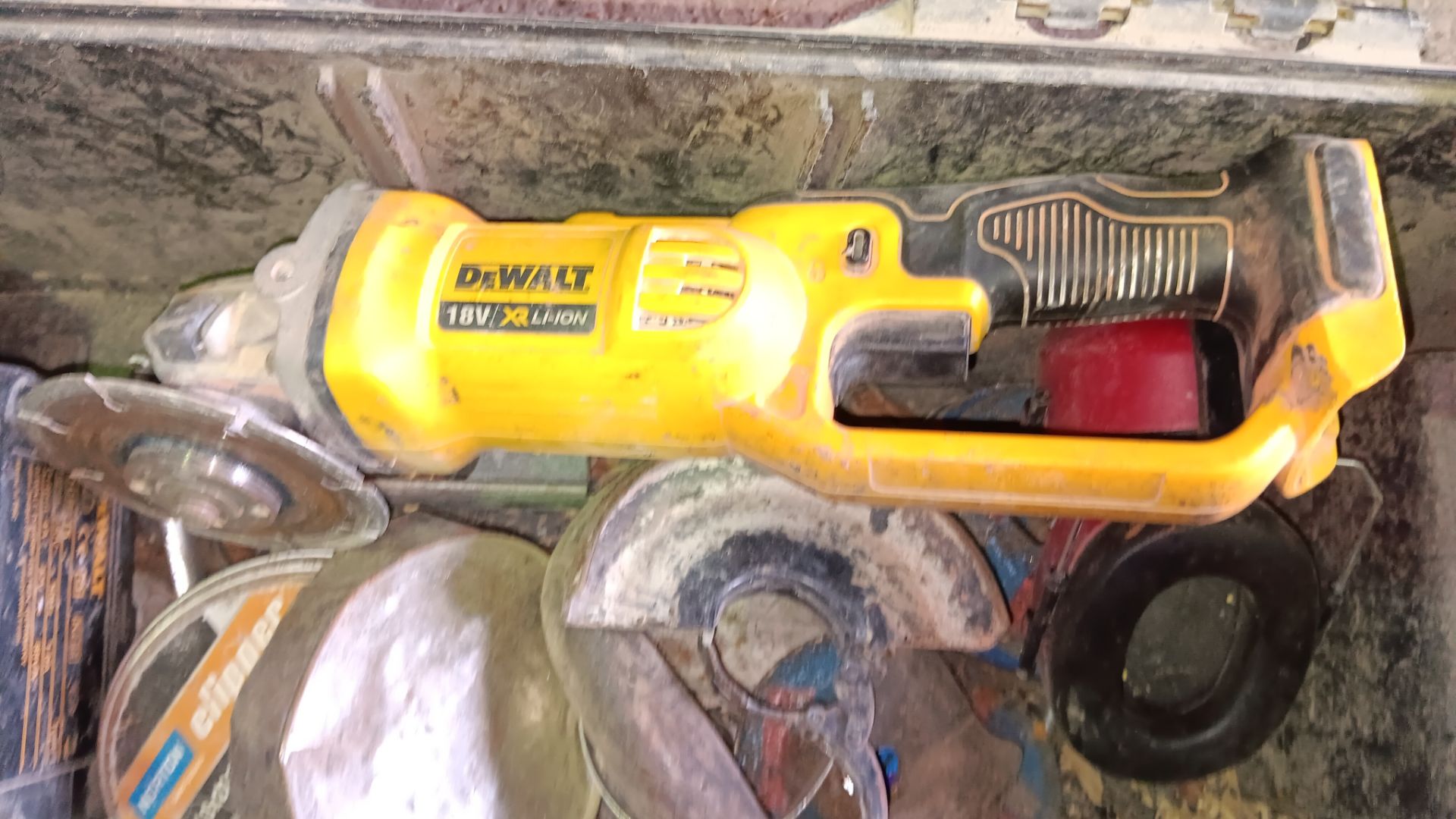 Dewalt DCG412 18v cordless angle grinder, serial number 882813 - Image 3 of 5