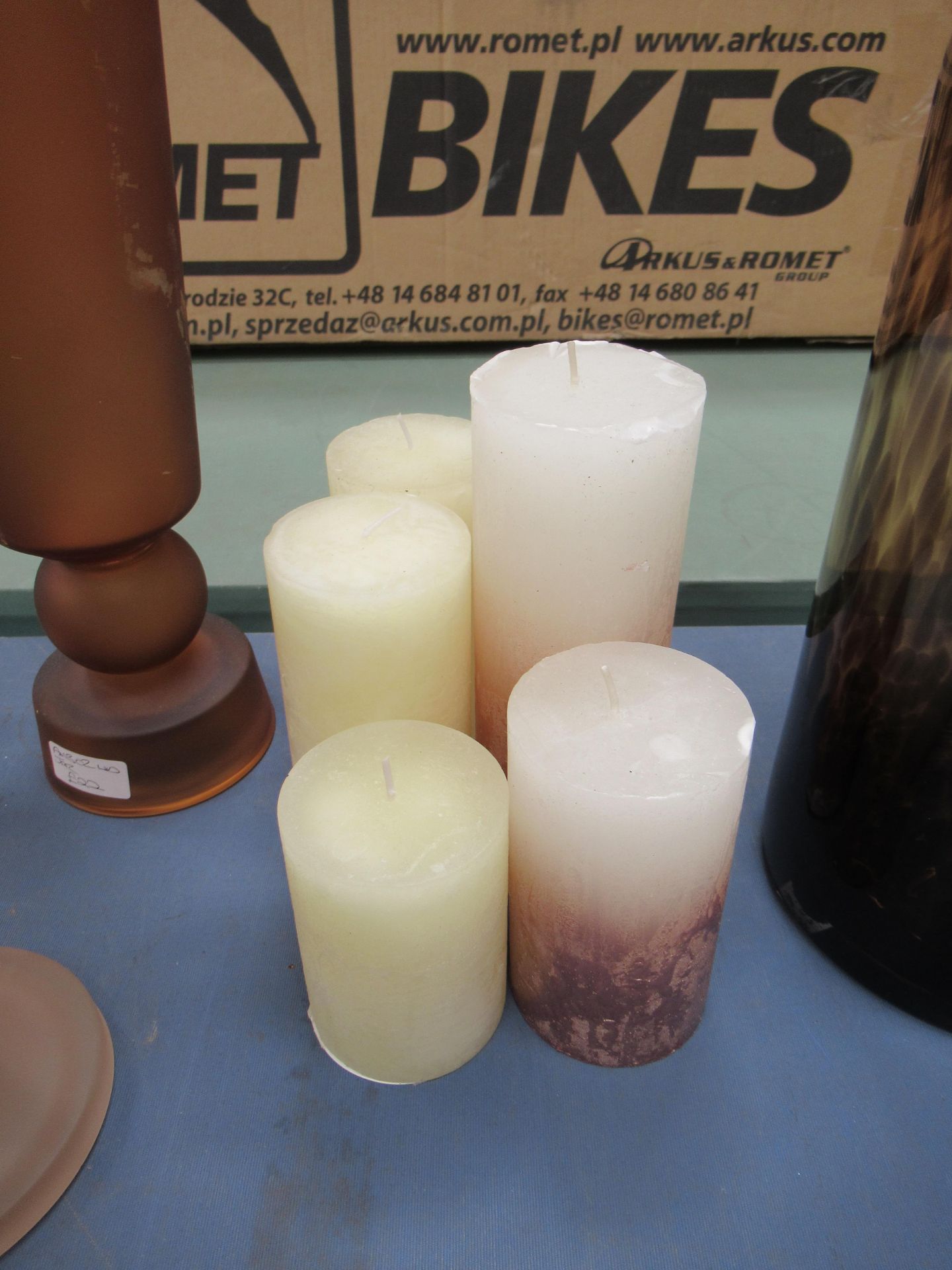4x Peach Glass Candlesticks, Candlabra, Candles, Amber Glass Jar, Smoked Glass Bottle etc. - Image 3 of 4