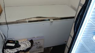 Best Frost BZ550SS 439 litre chest freezer with stainless steel lid, serial number
