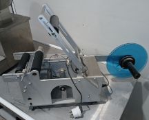 Unbadged Round Bottle Label Machine