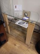 TNW vision oak 600 clear glass corner TV stand Rrp. £125