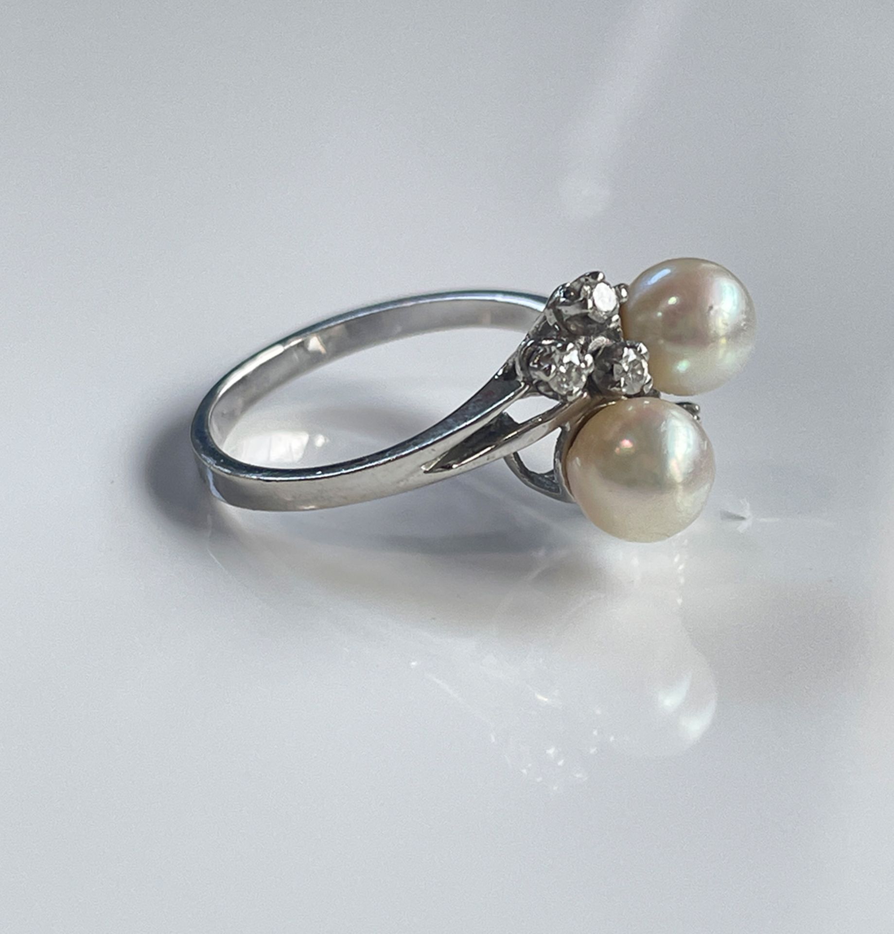 14 K White Gold Pearl and Diamond ring - Image 2 of 4