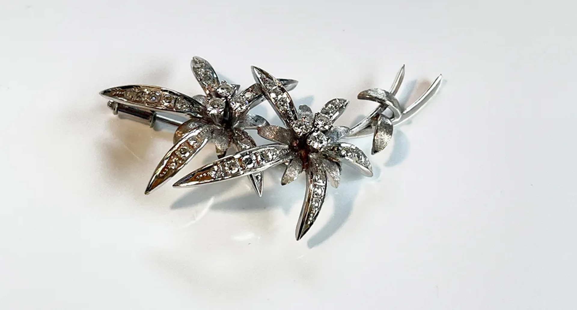 Vintage Big Diamond Flower Brooch 0.73ct - Image 3 of 5