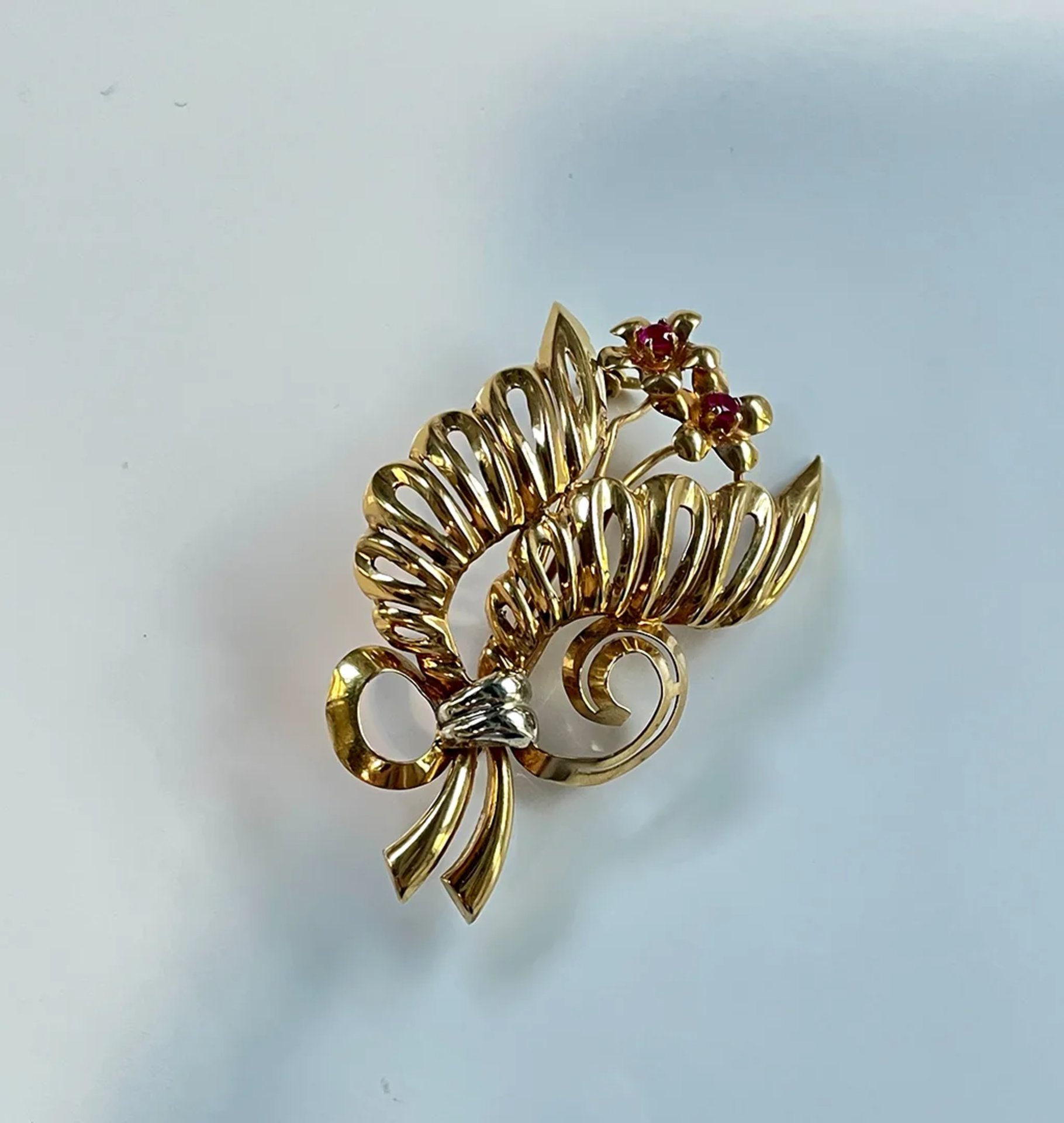 Flower Brooch with two pink stones 18K