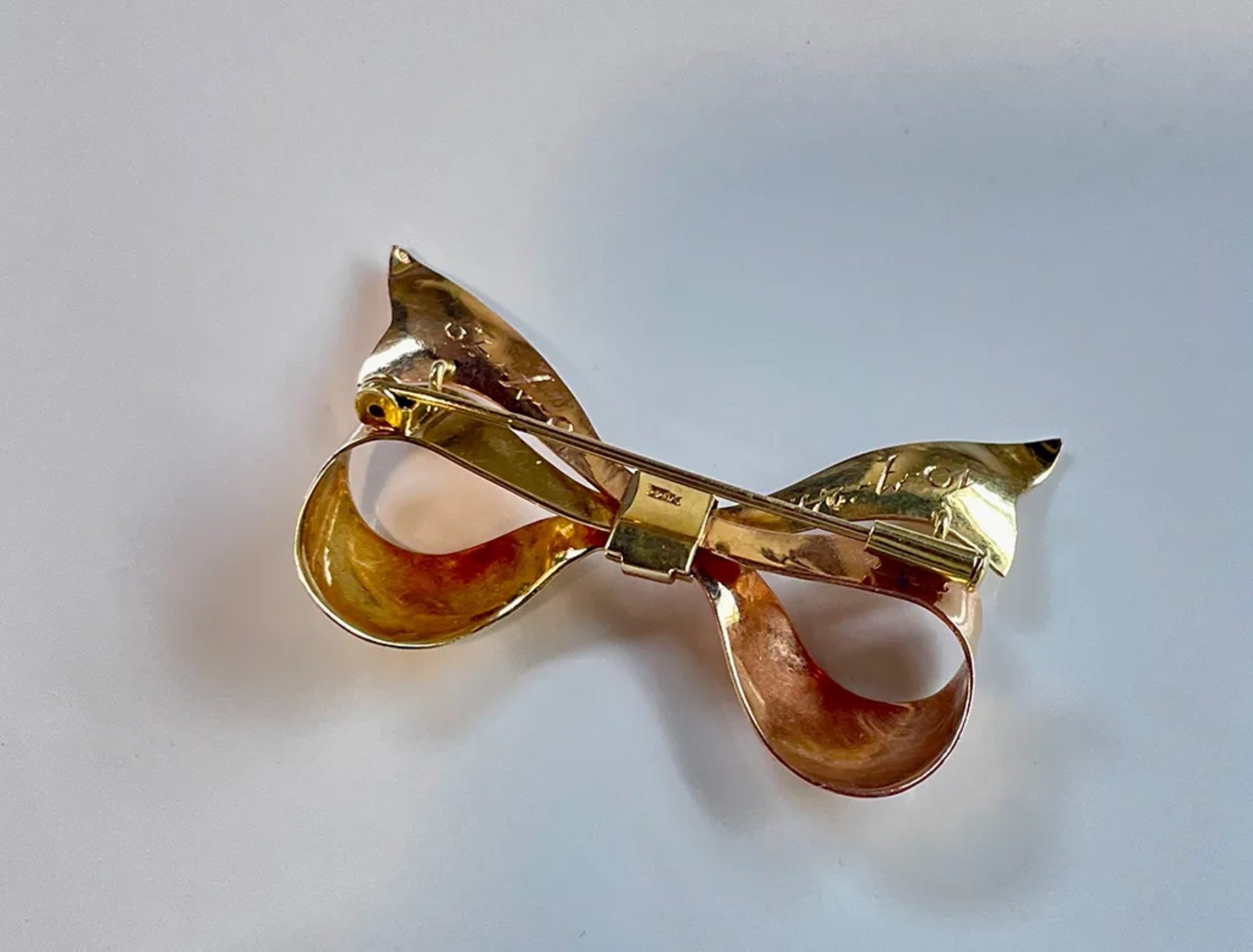 Big Vintage Bow Brooch Bi-Color 14K Gold - Image 4 of 4