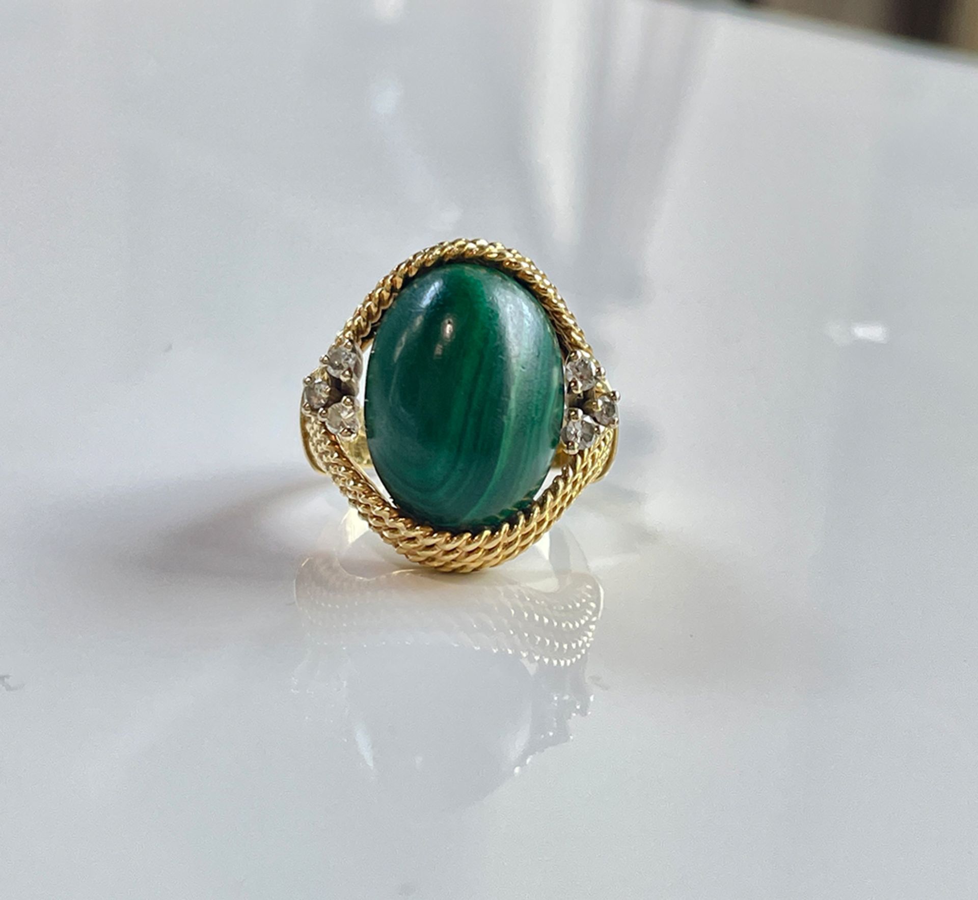 Vintage 18K Gold Design Ring Malachite, Diamond - Image 5 of 5