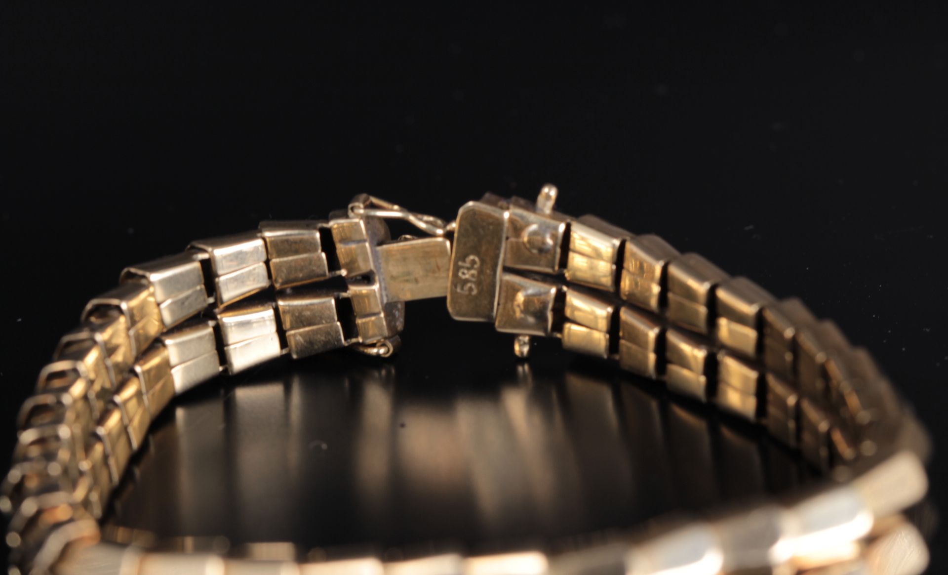 Art Deco Gold Bracelet 14K Yellow Gold - Beautiful Design - Image 3 of 4