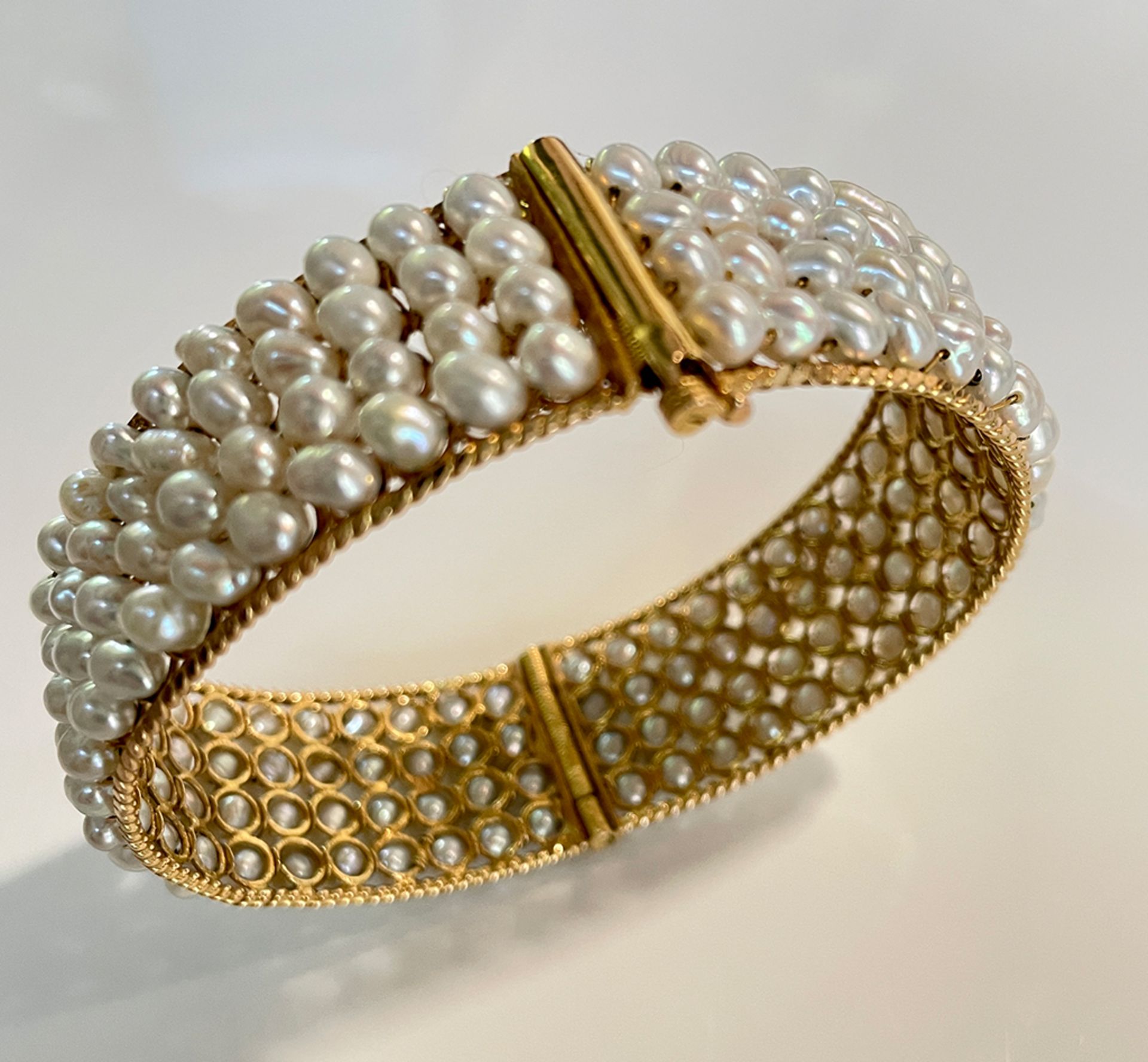 Antique 22K Gold bangle with Oriental pearls - Image 5 of 6