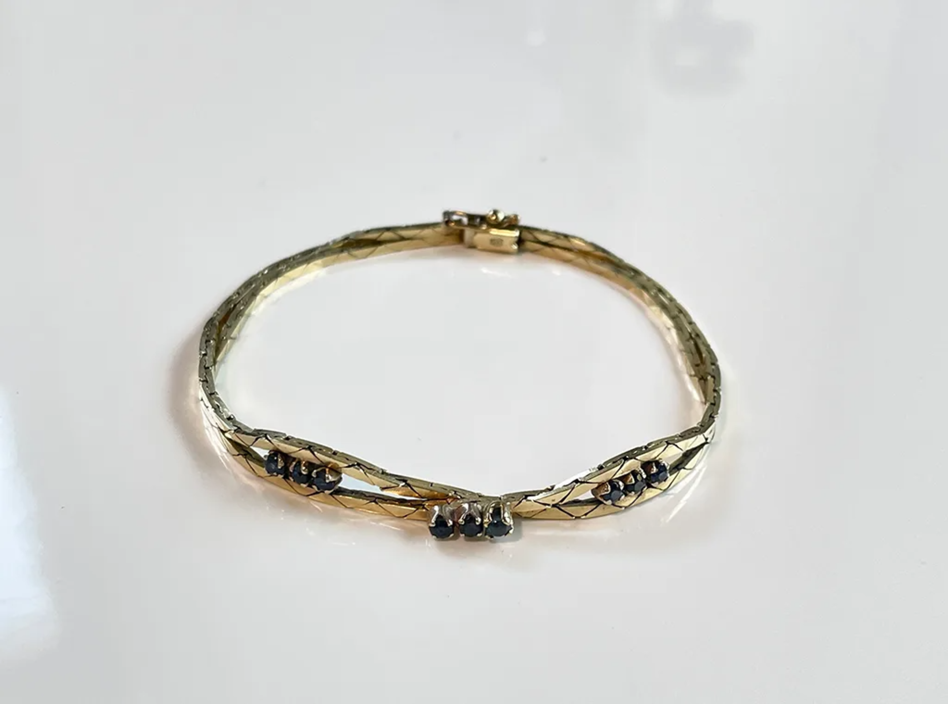 1950's Vintage Bracelet with Blue Sapphires 14K Yellow Gold - Image 3 of 4