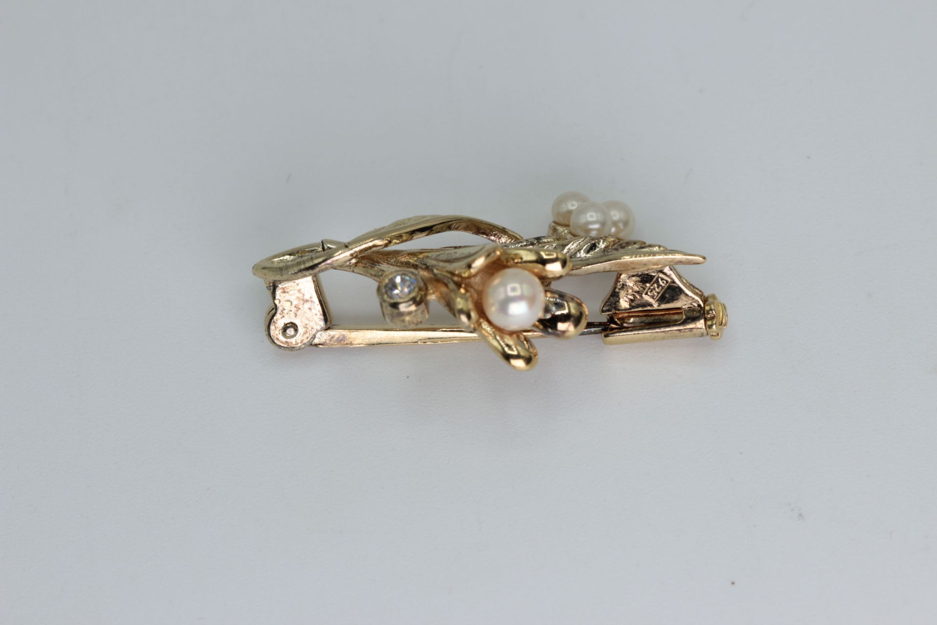 Sweet small flower brooch. 925 silver, hallmarked, gilded. Size: approx. 3.5 x 1.5cm - Image 3 of 3