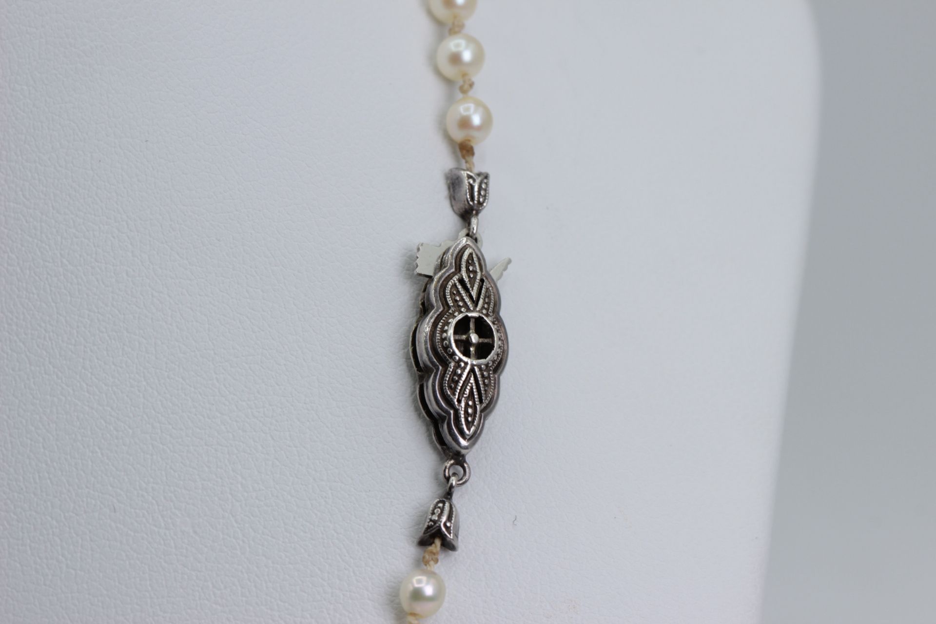 Knotted Pearl Necklace with Silver Clasp 46cm - Image 2 of 4