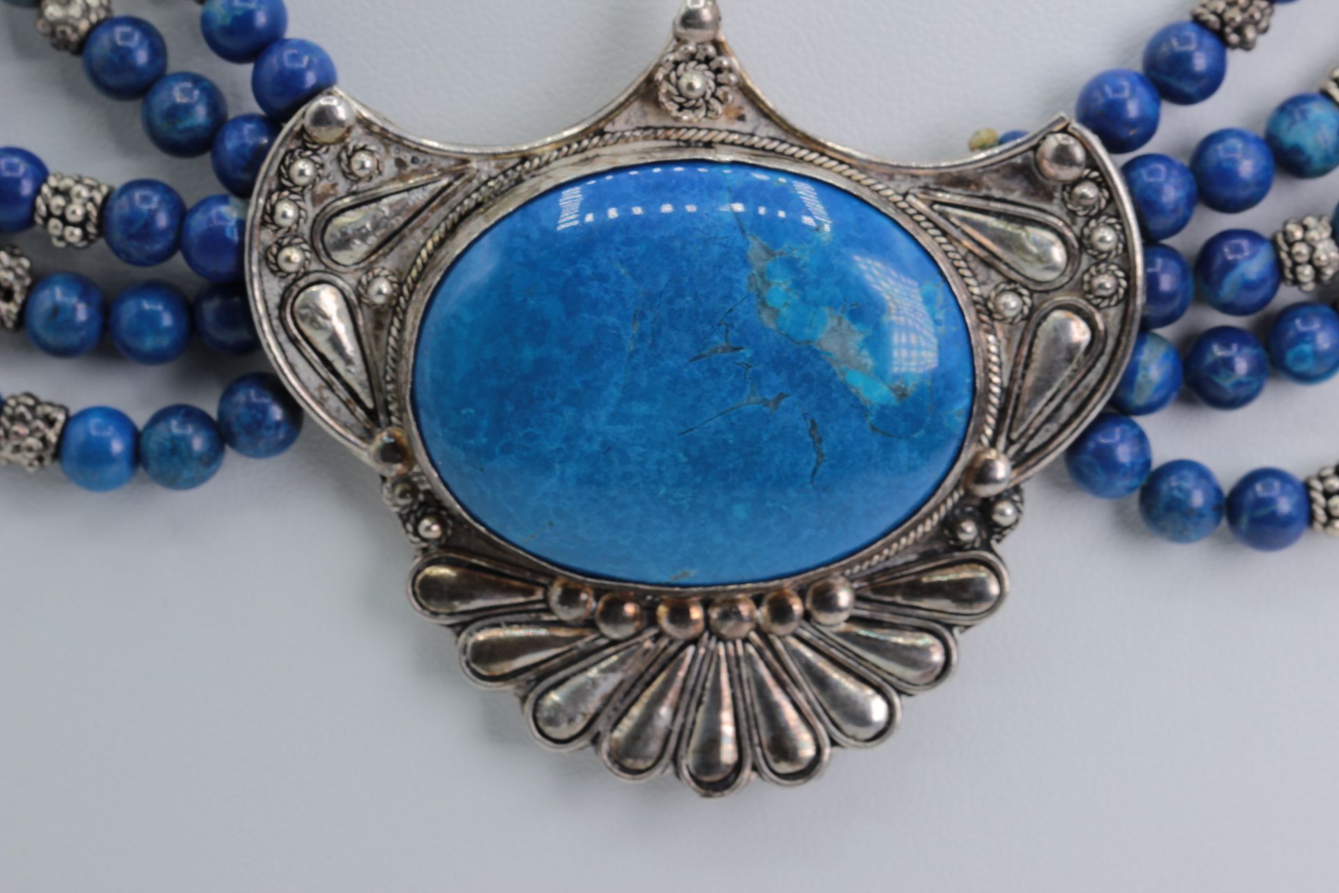 Ottoman Silver necklace with blue beads, centerpiece set with apatite - Image 2 of 7