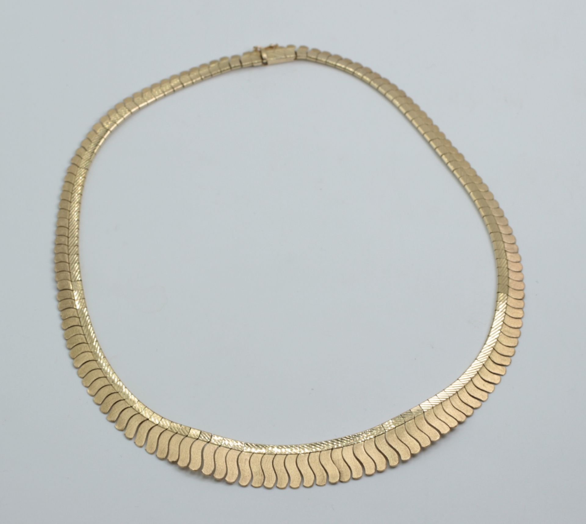 Curved Vintage Necklace 14K Yellow Gold matt gold - Image 2 of 4