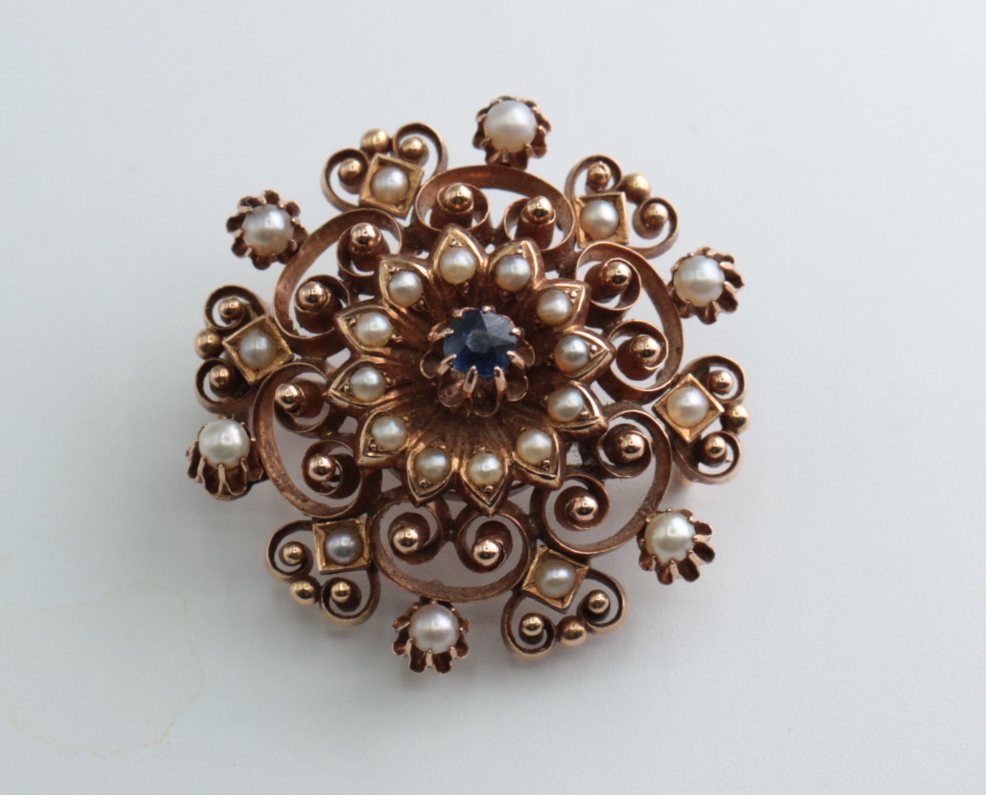 Antique round brooch 560 / 14K Gold Russia, Pearls and Sapphire