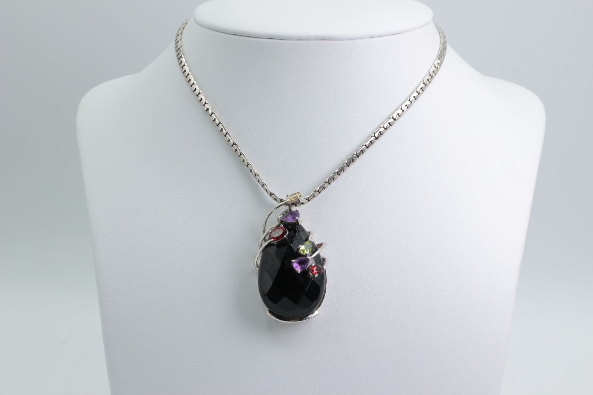 Silver necklace with pendant. Onyx, Peridot, Amethyst, Garnet, Citrine.