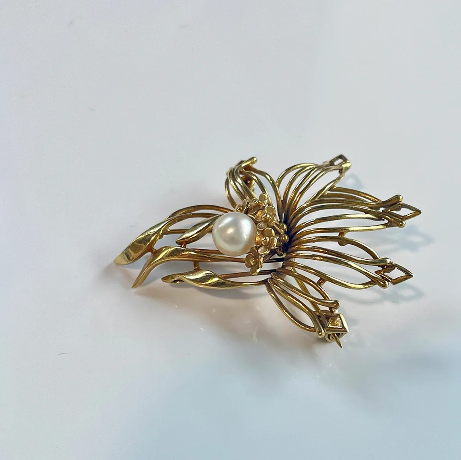 Abstract Vintage Brooch with Pearl 18K Yellow Gold - Image 2 of 4
