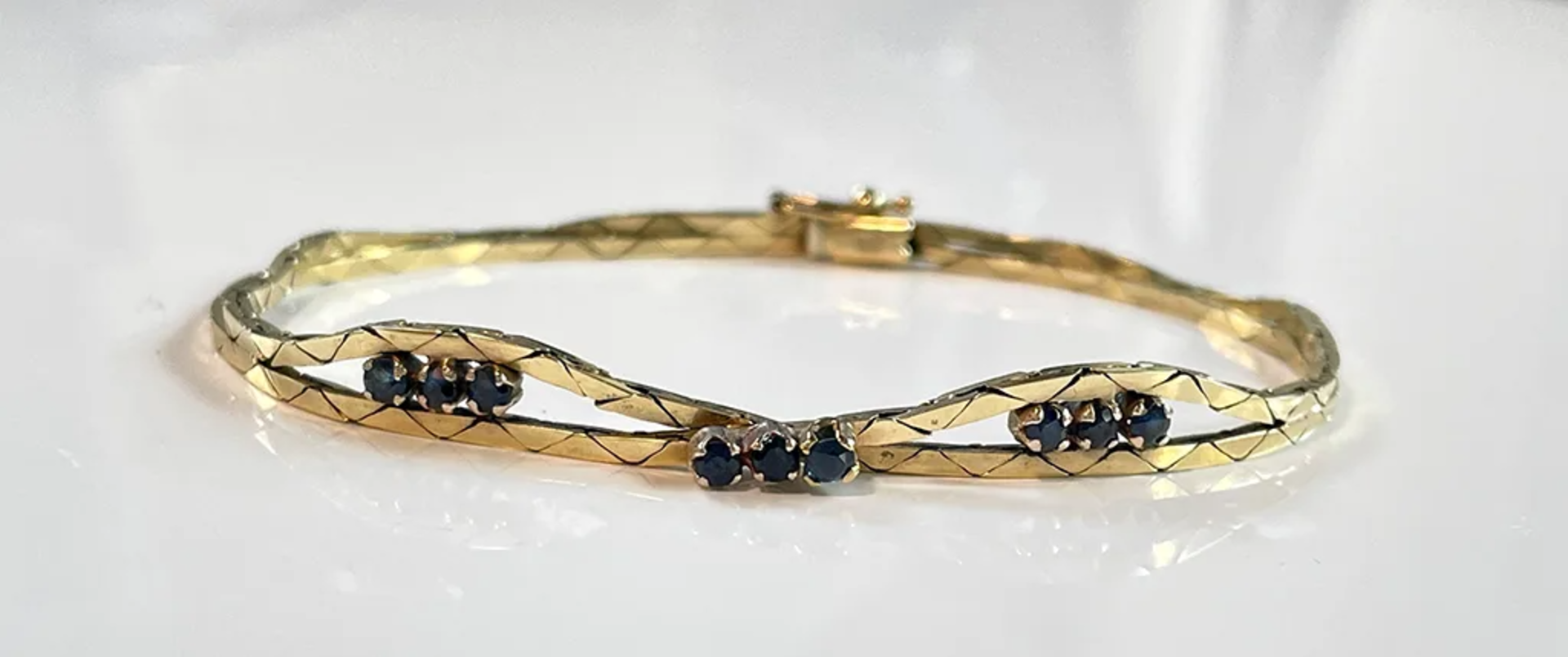 1950's Vintage Bracelet with Blue Sapphires 14K Yellow Gold