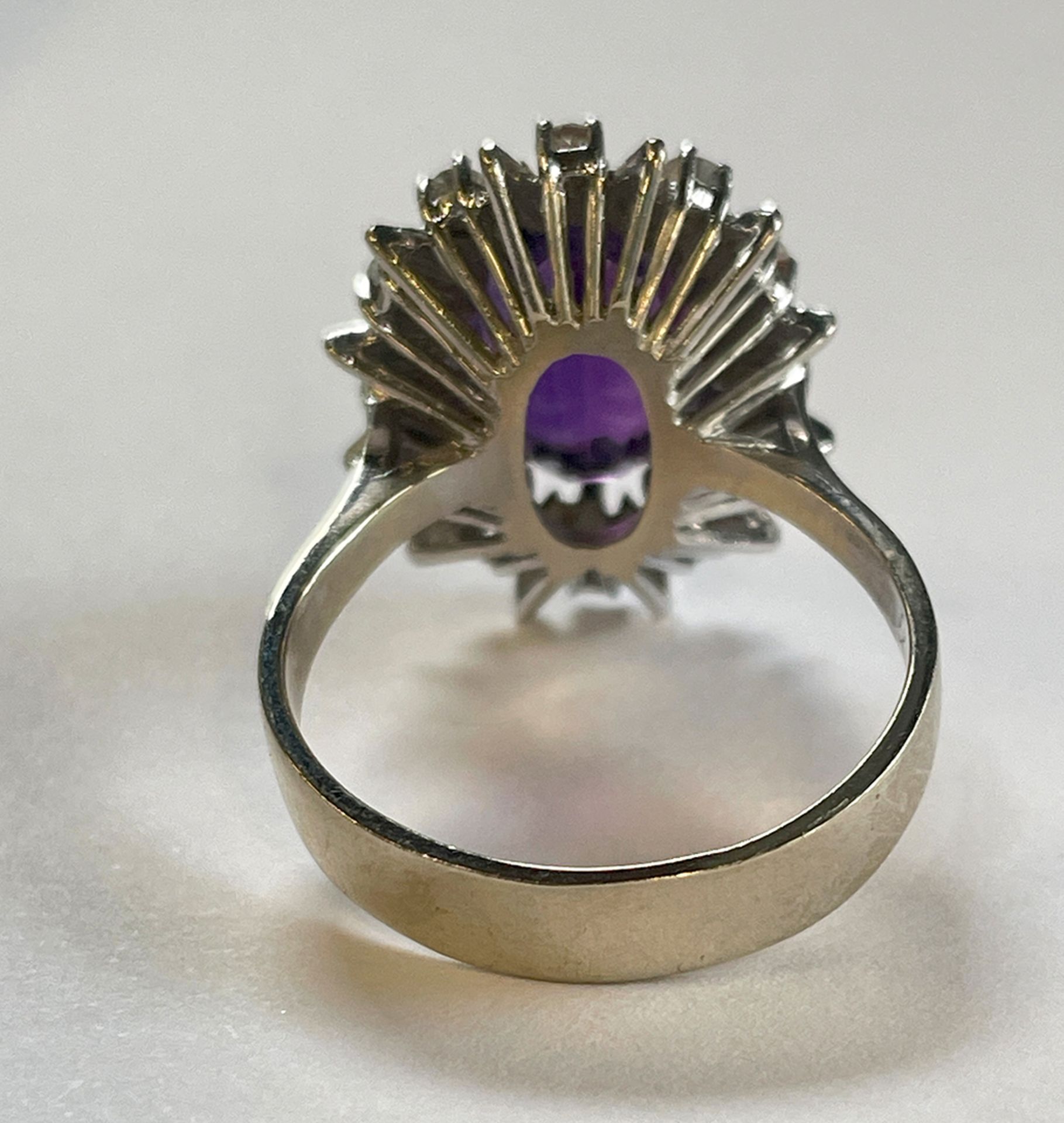 14K Gold Ring with Amethyst and Diamonds - Image 5 of 6