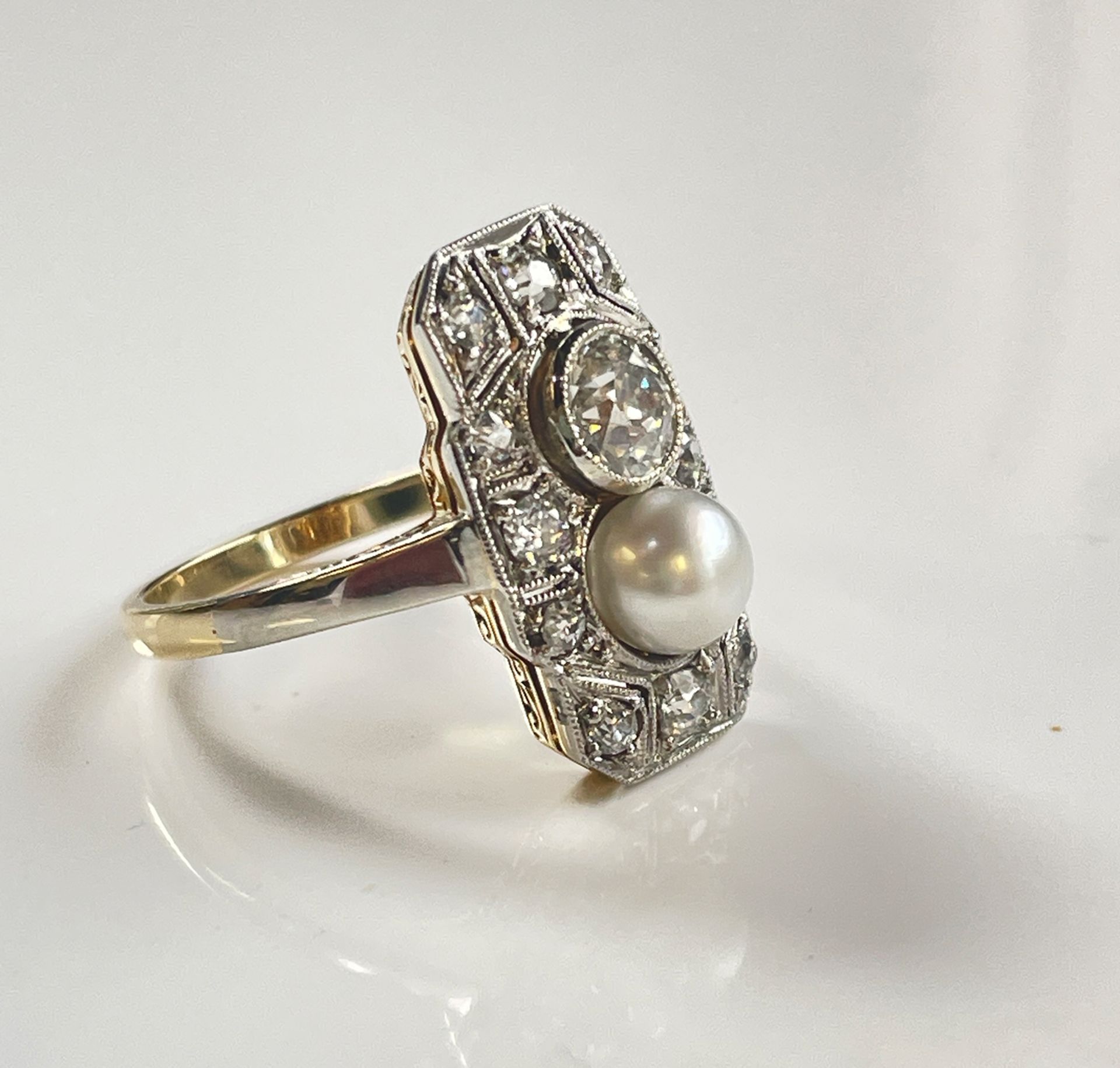 Art Deco Diamond ring 14ct. Gold/ Platinum. - Image 2 of 5