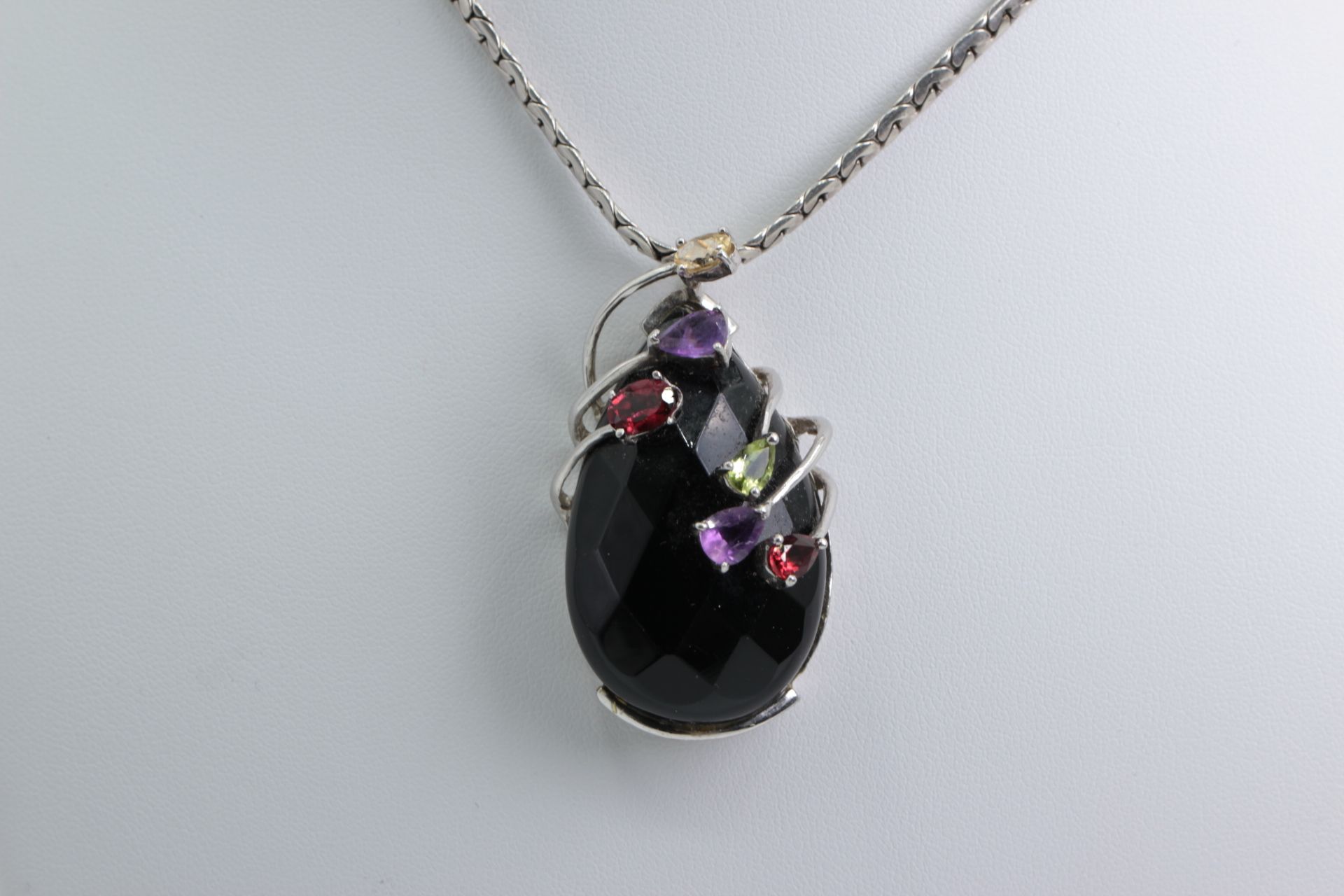 Silver necklace with pendant. Onyx, Peridot, Amethyst, Garnet, Citrine. - Image 3 of 5