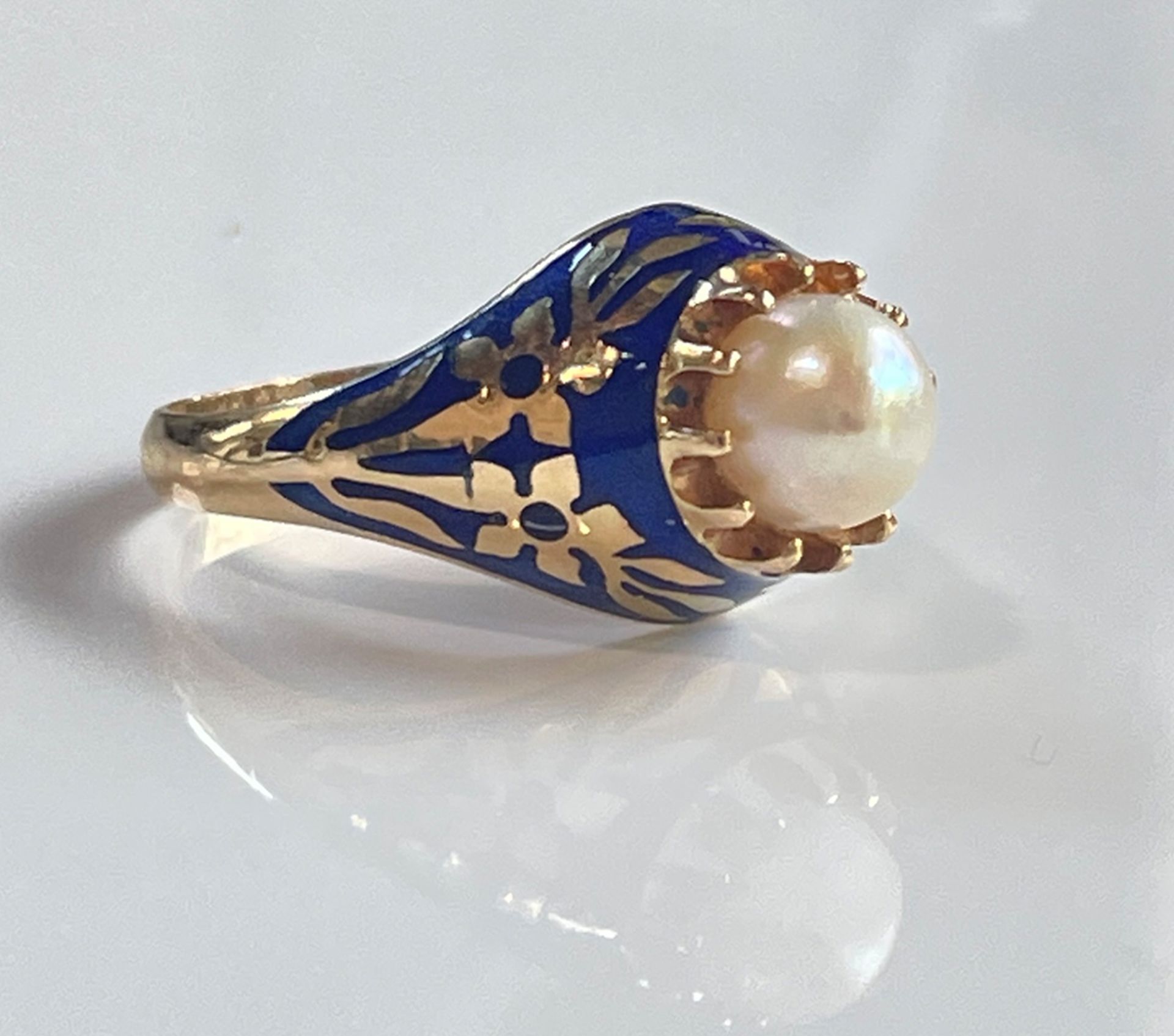 Antique ring of 18K Gold with Enamel and a Pearl - Image 3 of 5
