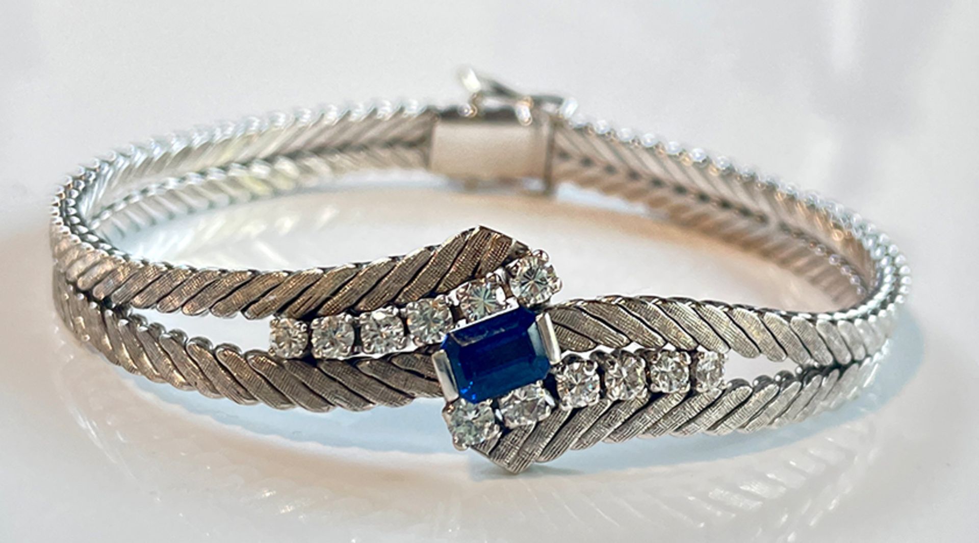 Diamond Sapphire bracelet 18K white gold