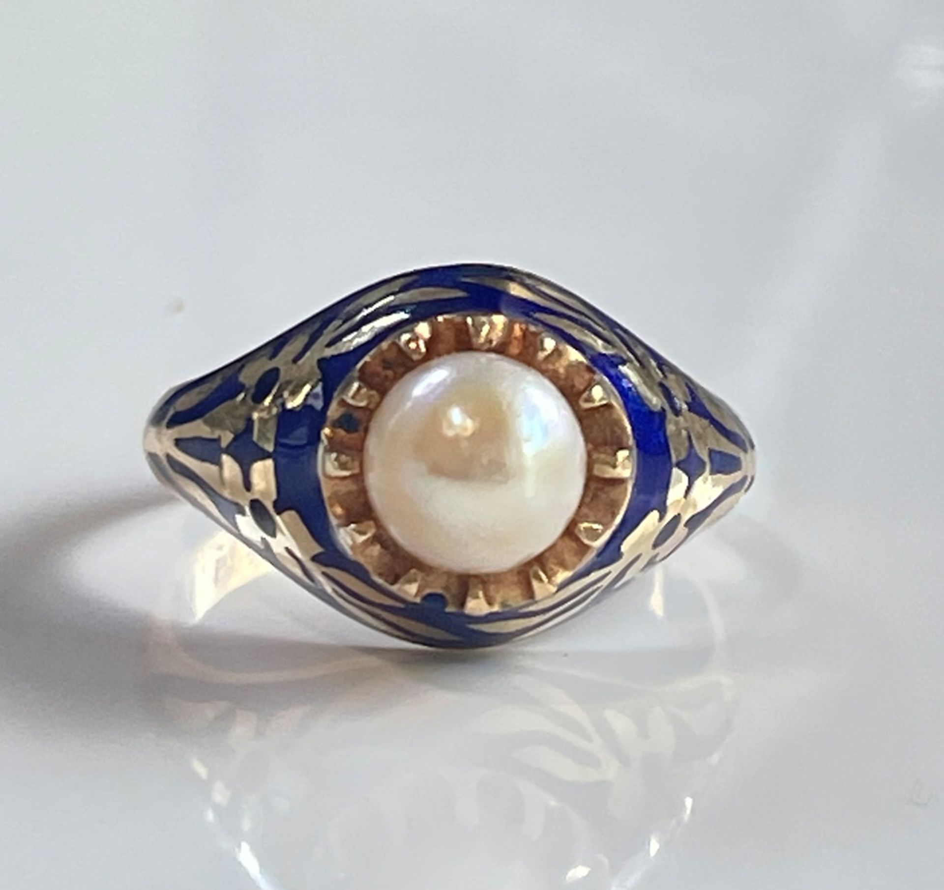 Antique ring of 18K Gold with Enamel and a Pearl - Image 2 of 5