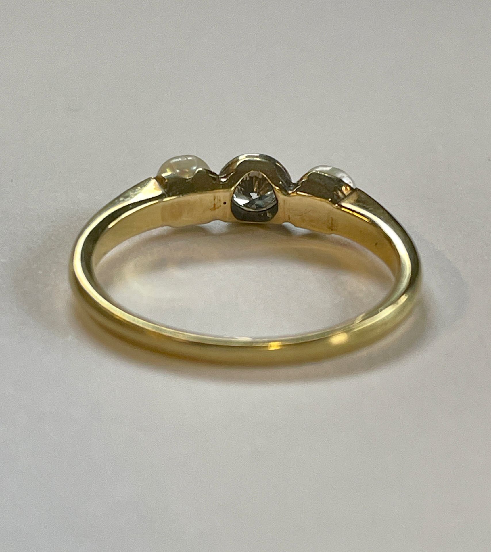 Vintage Designer Ring 14K Gold with One Diamond and Two Pearls - Image 3 of 3