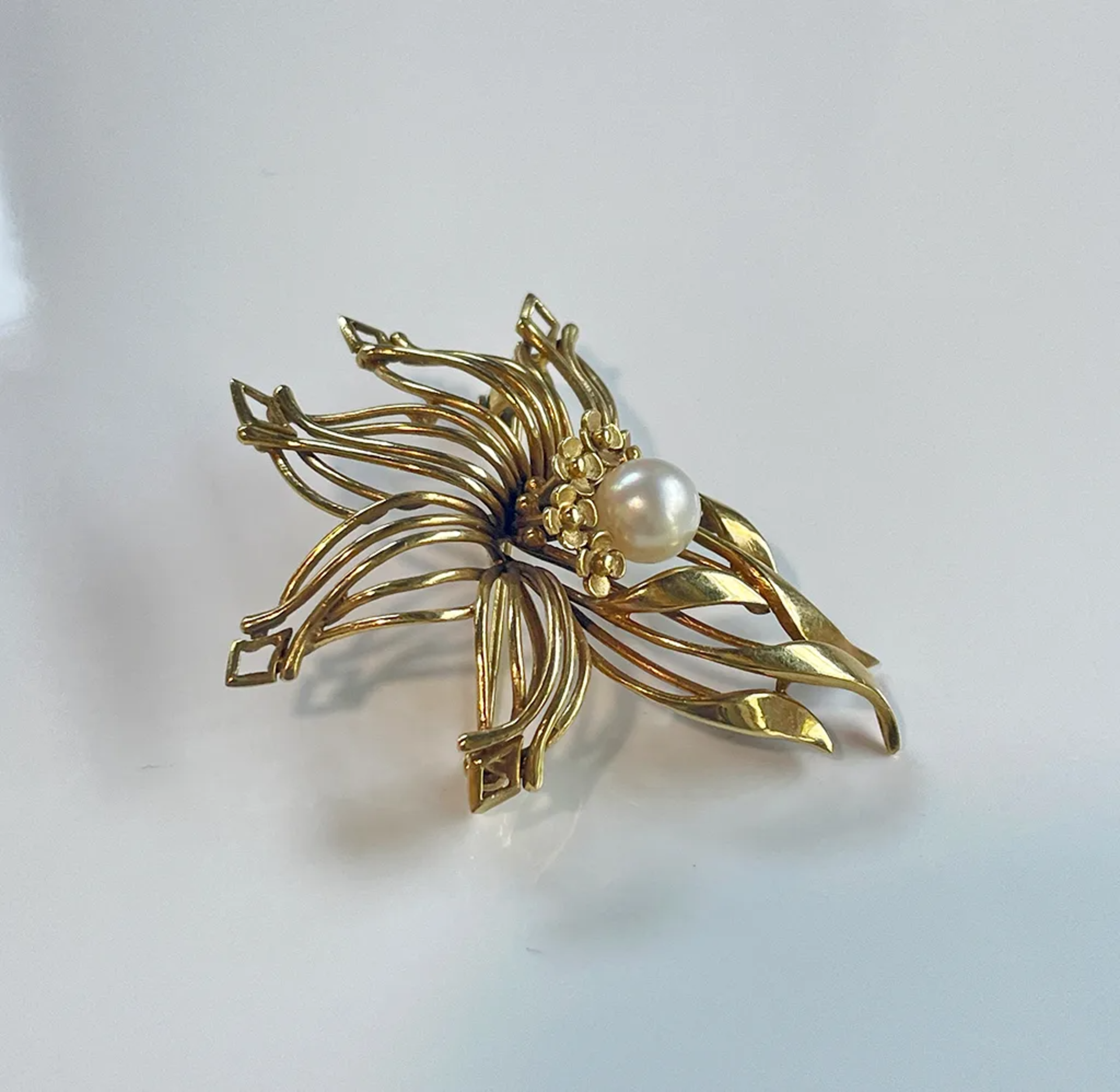 Abstract Vintage Brooch with Pearl 18K Yellow Gold - Image 3 of 4