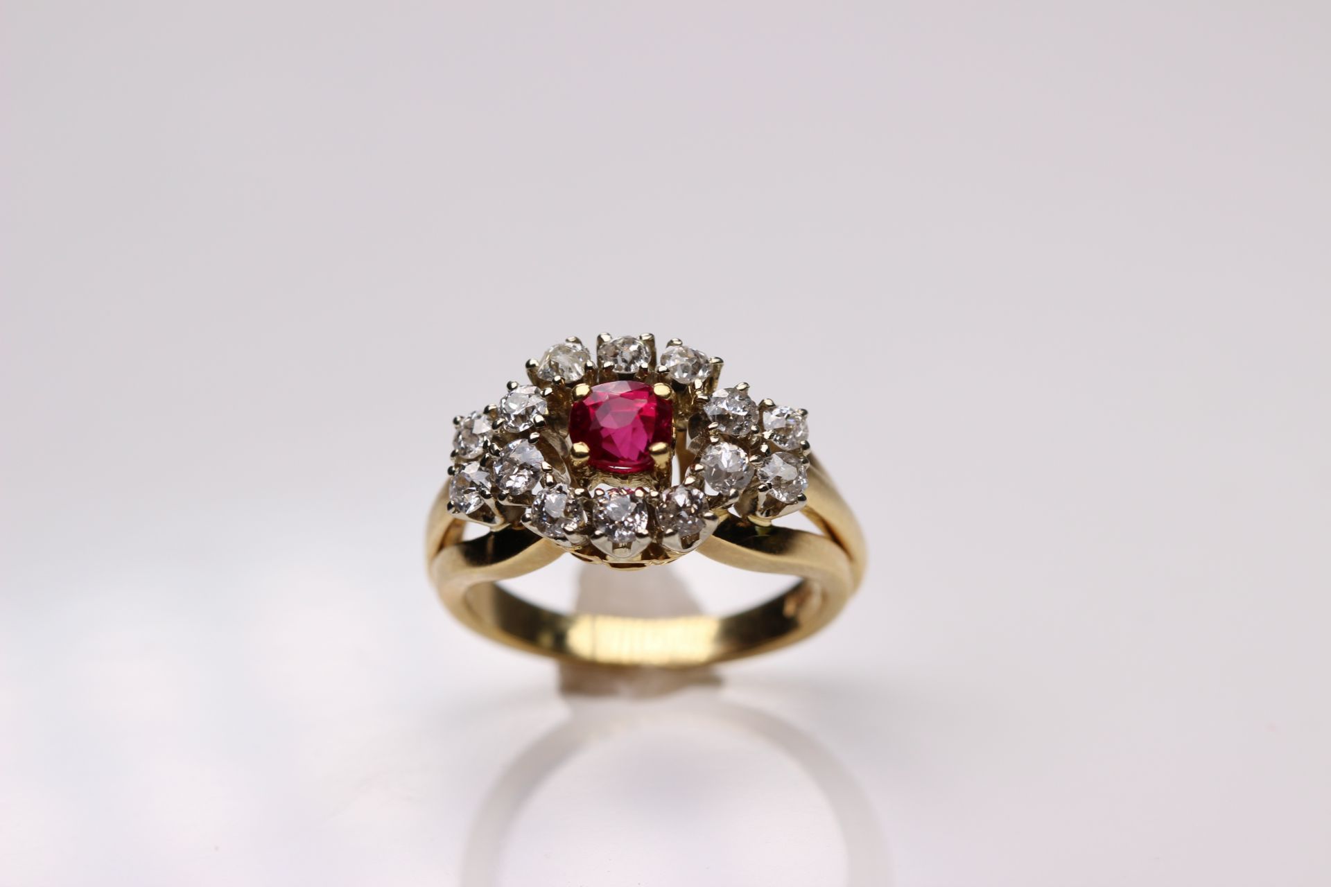 Diamant Ring mit Rubin 750 Gold